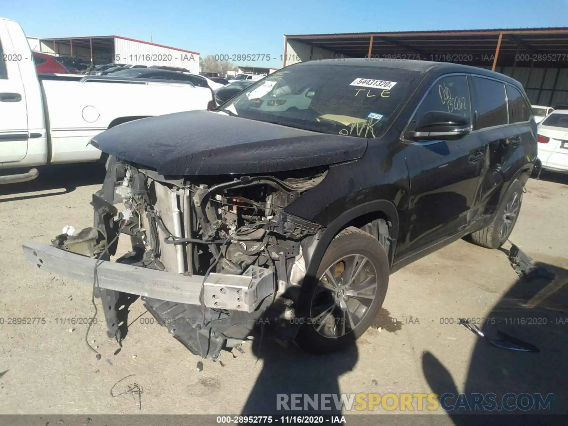 2 Photograph of a damaged car 5TDZZRFH3KS297358 TOYOTA HIGHLANDER 2019