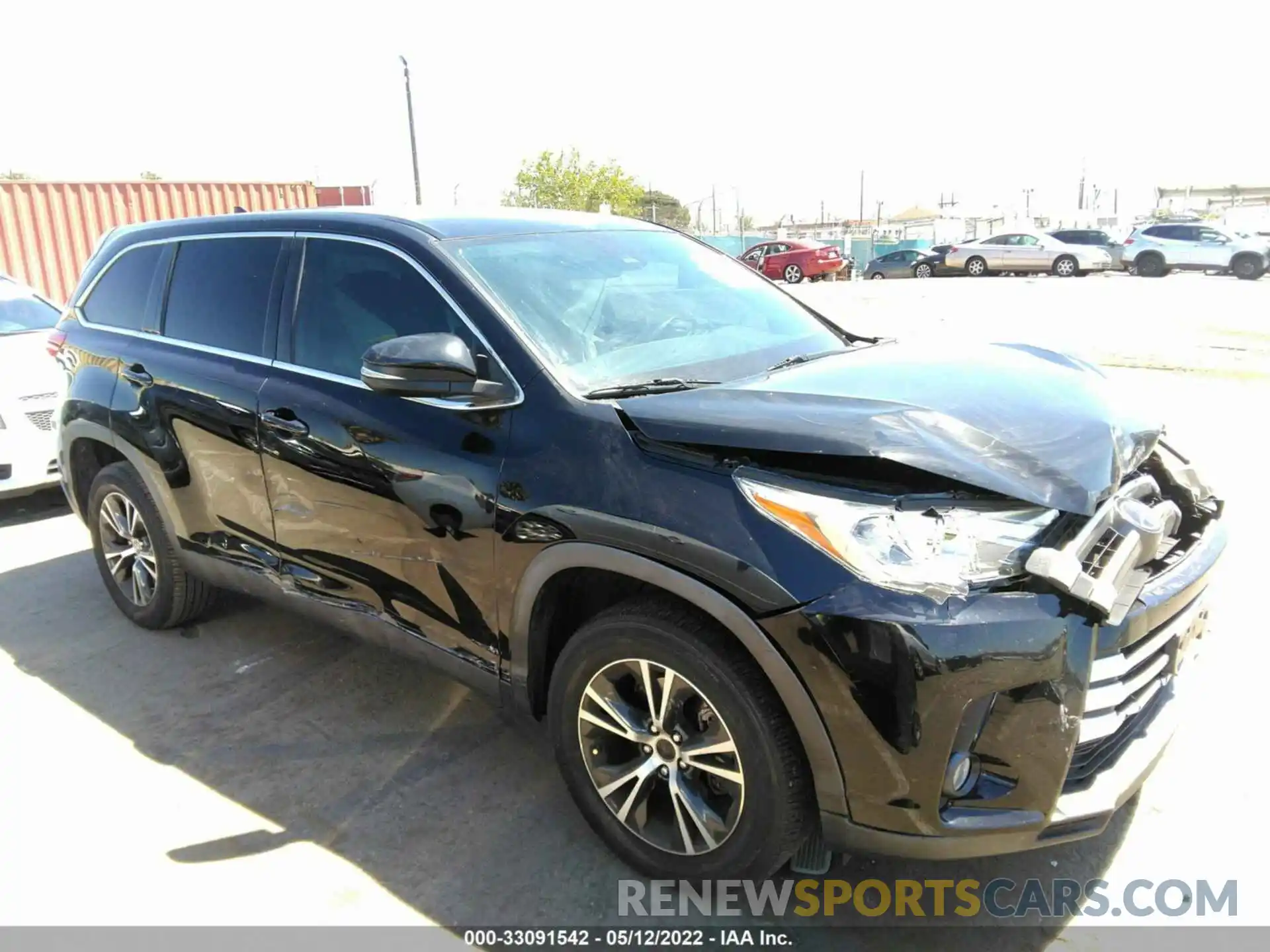 1 Photograph of a damaged car 5TDZZRFH3KS300923 TOYOTA HIGHLANDER 2019