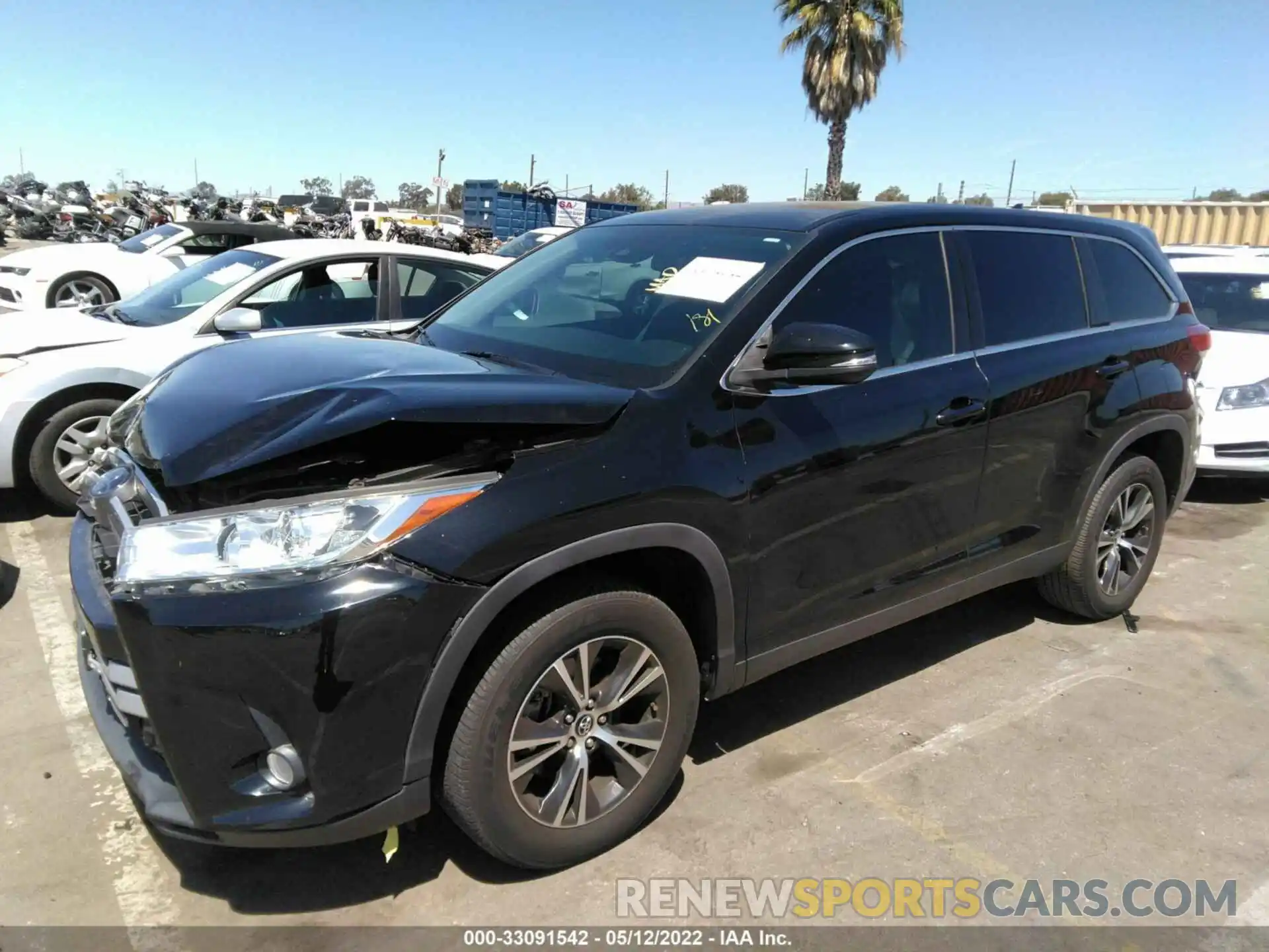 2 Photograph of a damaged car 5TDZZRFH3KS300923 TOYOTA HIGHLANDER 2019