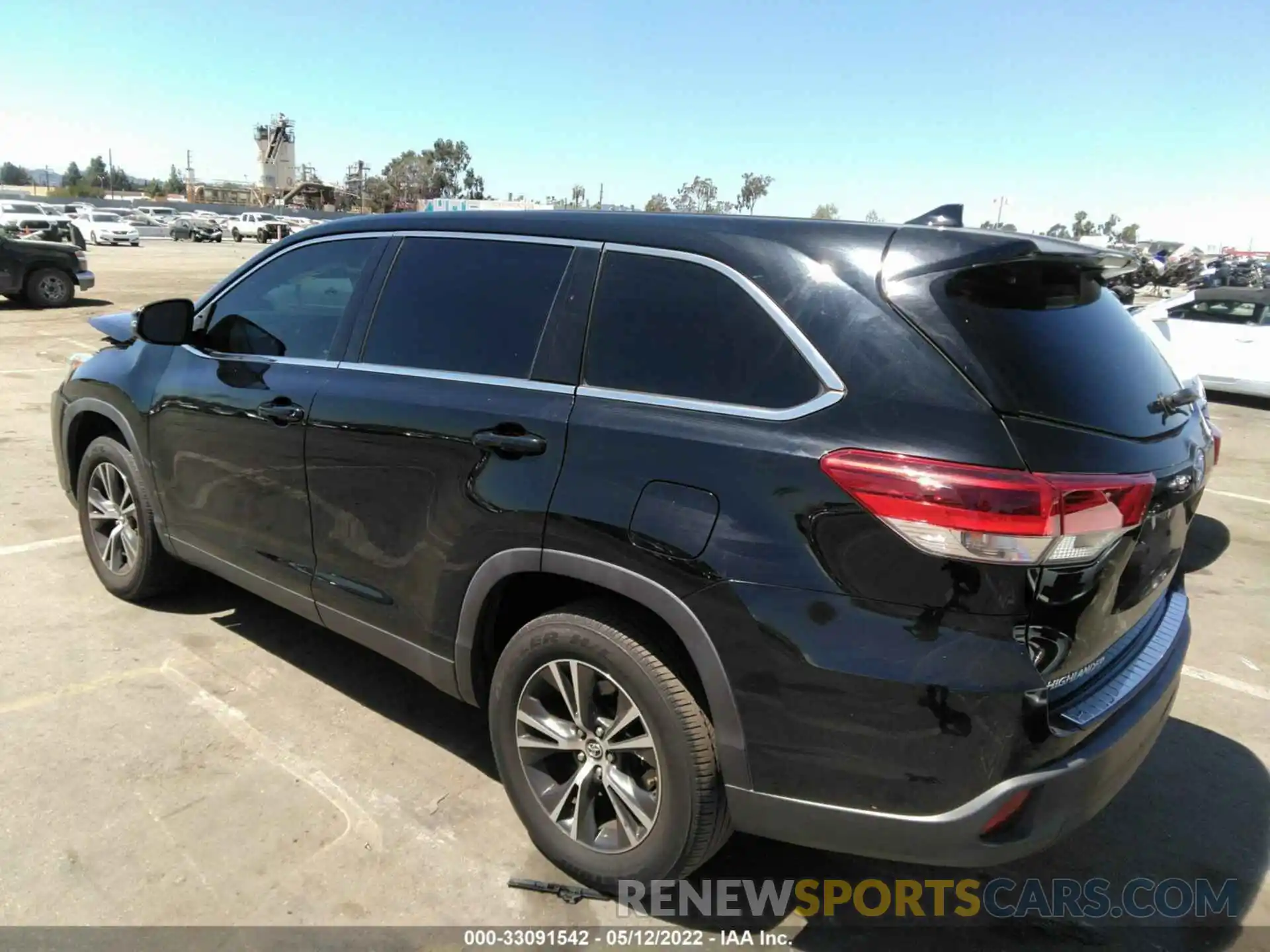 3 Фотография поврежденного автомобиля 5TDZZRFH3KS300923 TOYOTA HIGHLANDER 2019