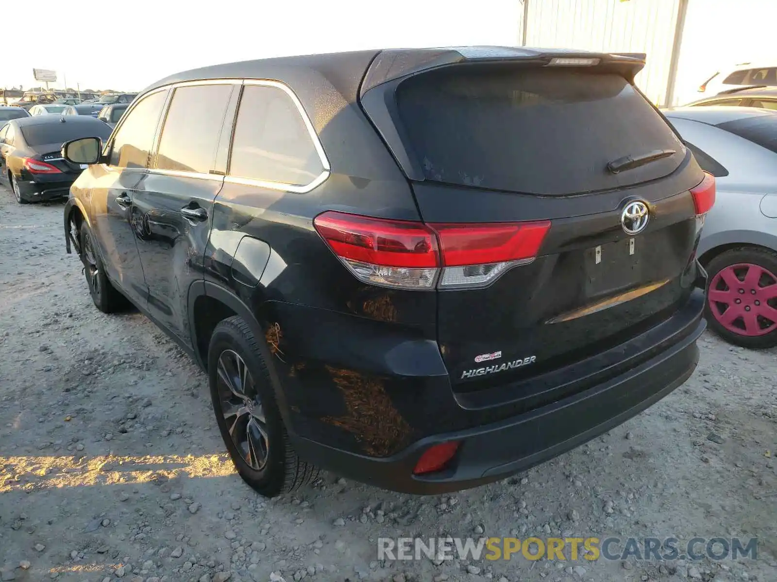 3 Фотография поврежденного автомобиля 5TDZZRFH3KS302316 TOYOTA HIGHLANDER 2019