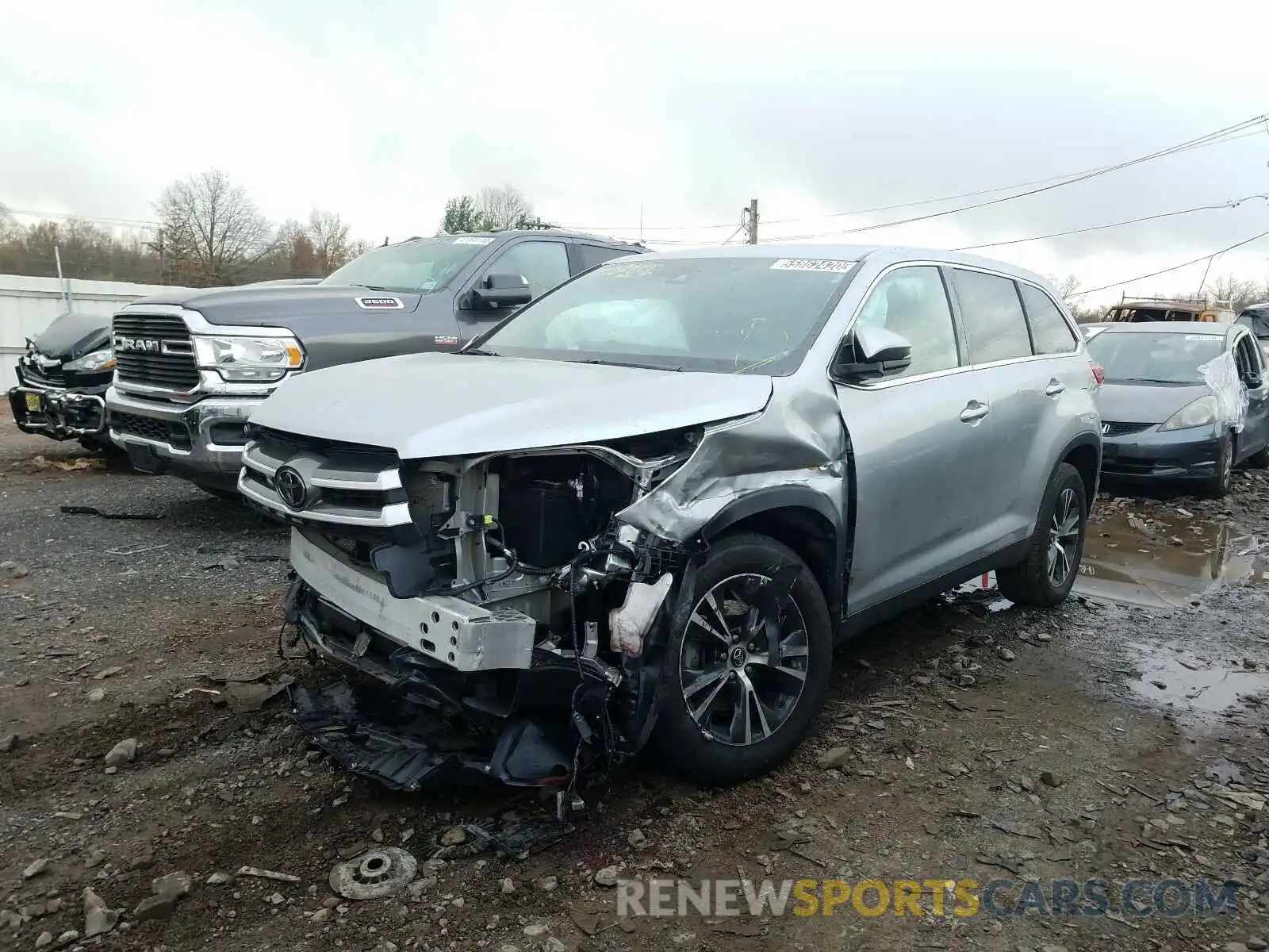 2 Photograph of a damaged car 5TDZZRFH3KS320587 TOYOTA HIGHLANDER 2019