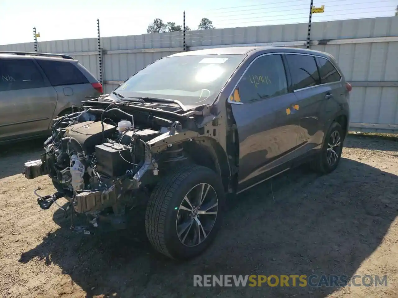 2 Photograph of a damaged car 5TDZZRFH3KS321366 TOYOTA HIGHLANDER 2019