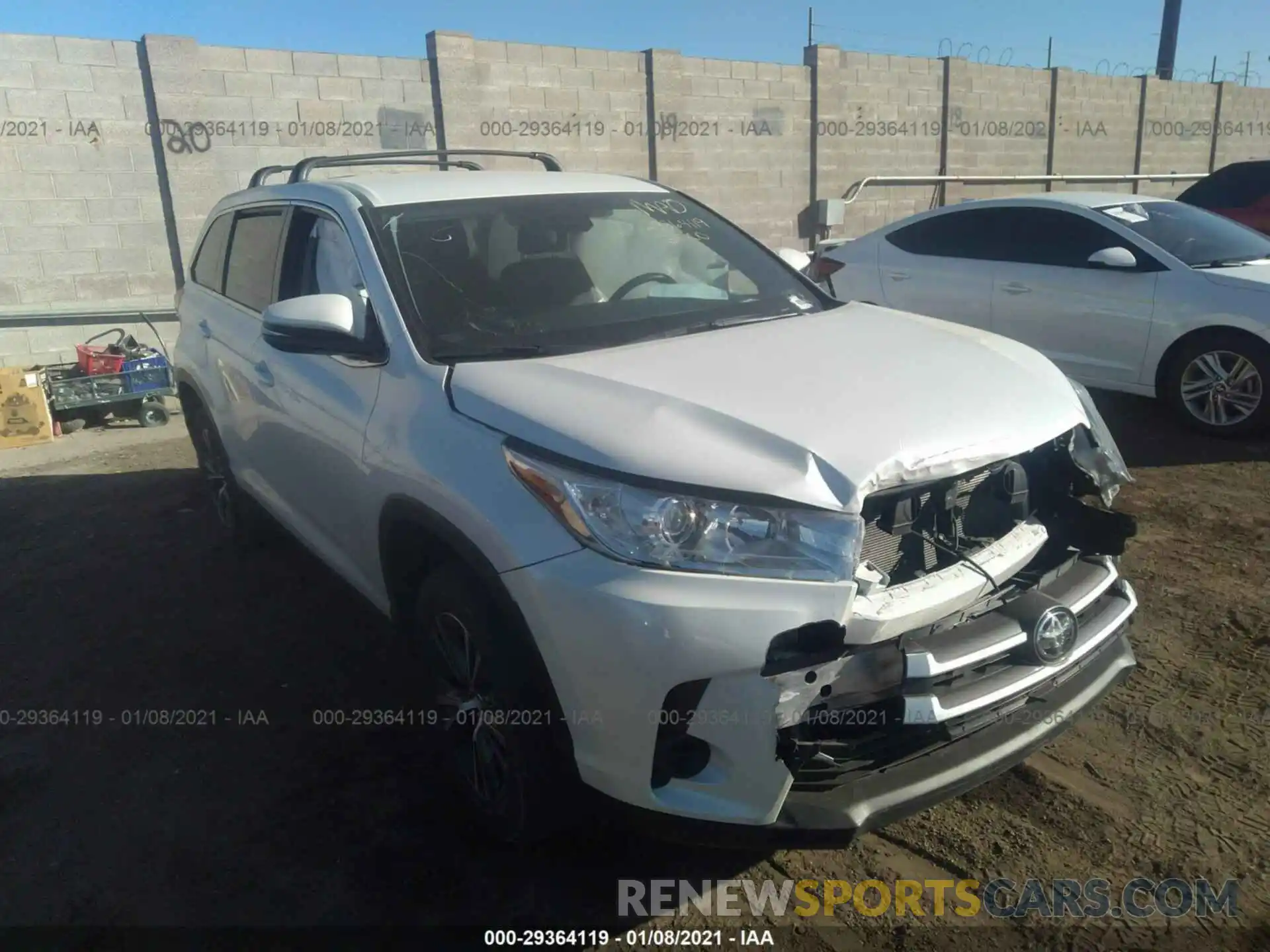 1 Photograph of a damaged car 5TDZZRFH3KS328303 TOYOTA HIGHLANDER 2019