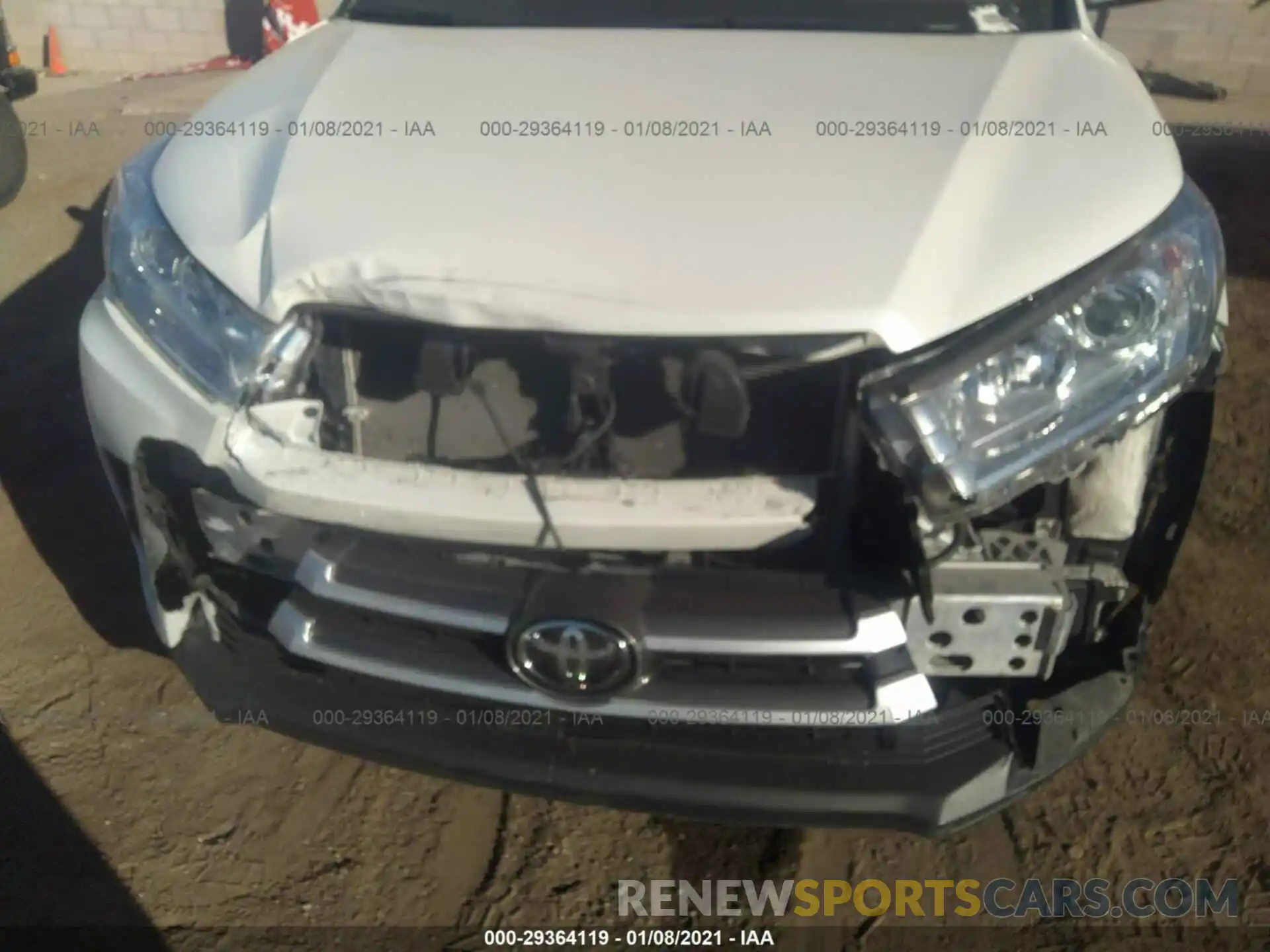 10 Photograph of a damaged car 5TDZZRFH3KS328303 TOYOTA HIGHLANDER 2019