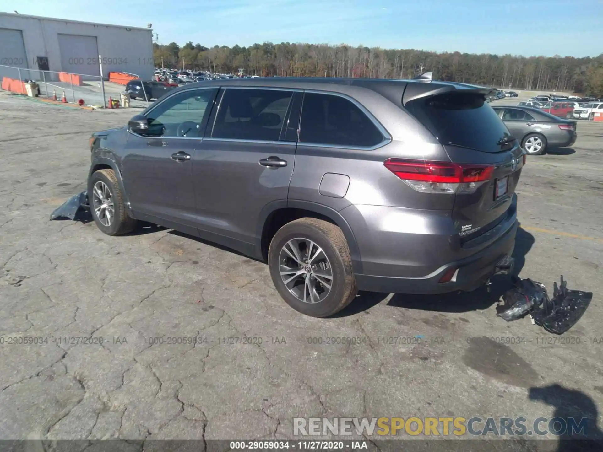 3 Photograph of a damaged car 5TDZZRFH3KS328804 TOYOTA HIGHLANDER 2019