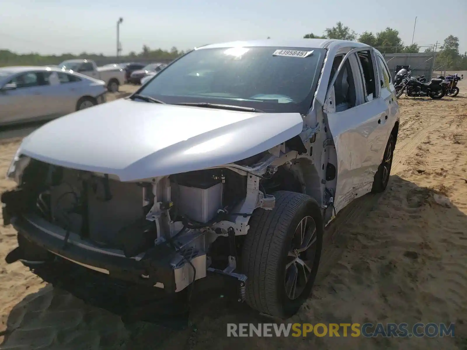 2 Photograph of a damaged car 5TDZZRFH3KS330570 TOYOTA HIGHLANDER 2019