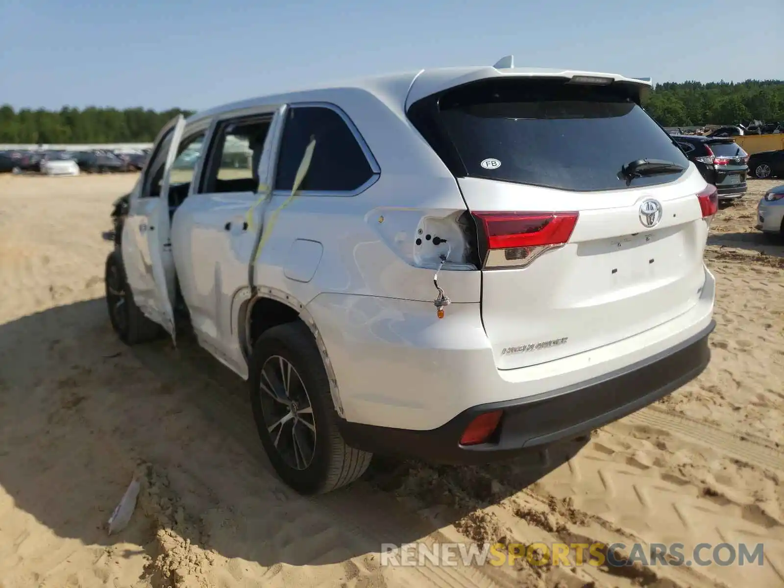 3 Фотография поврежденного автомобиля 5TDZZRFH3KS330570 TOYOTA HIGHLANDER 2019