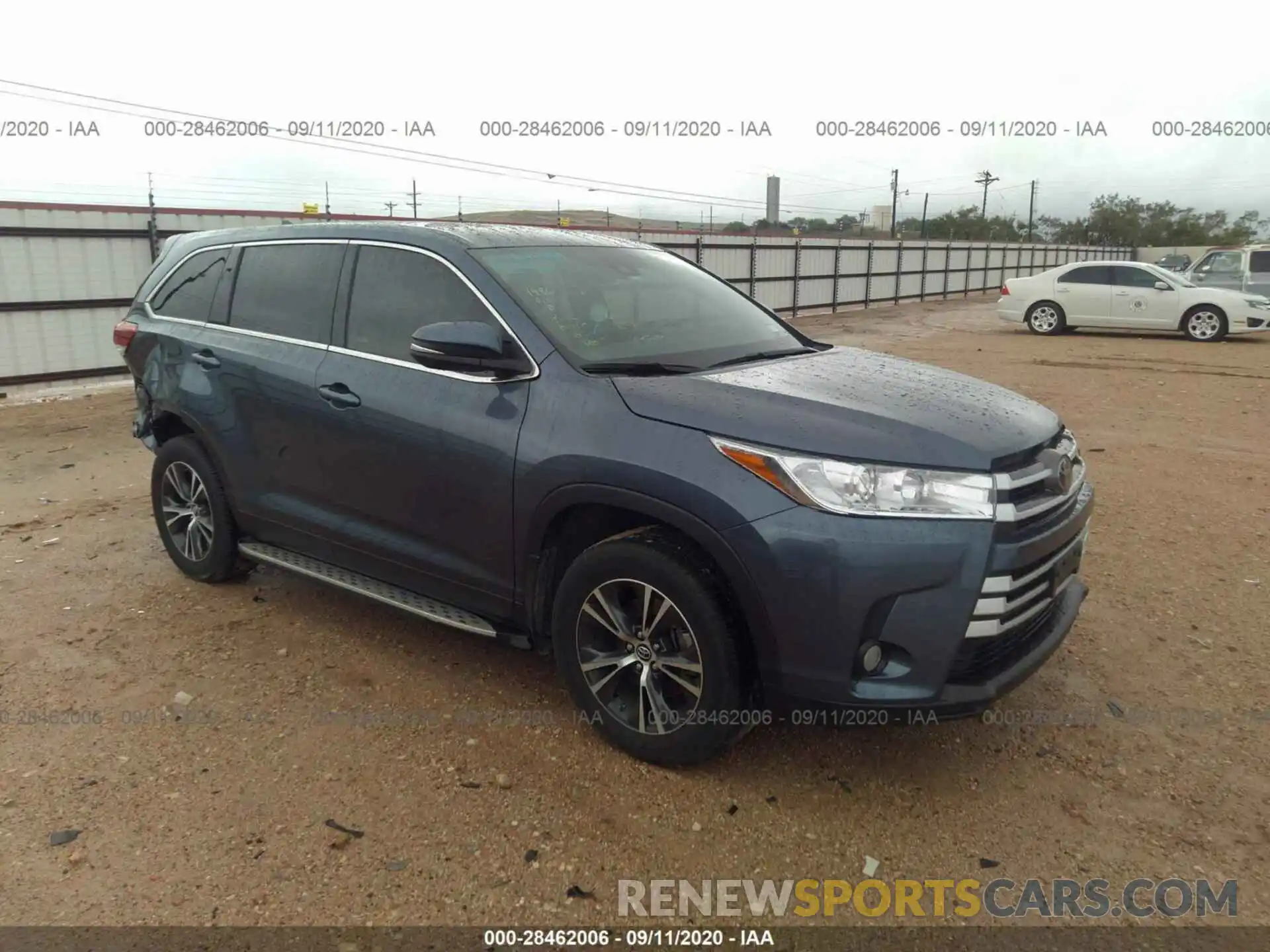 1 Photograph of a damaged car 5TDZZRFH3KS338426 TOYOTA HIGHLANDER 2019