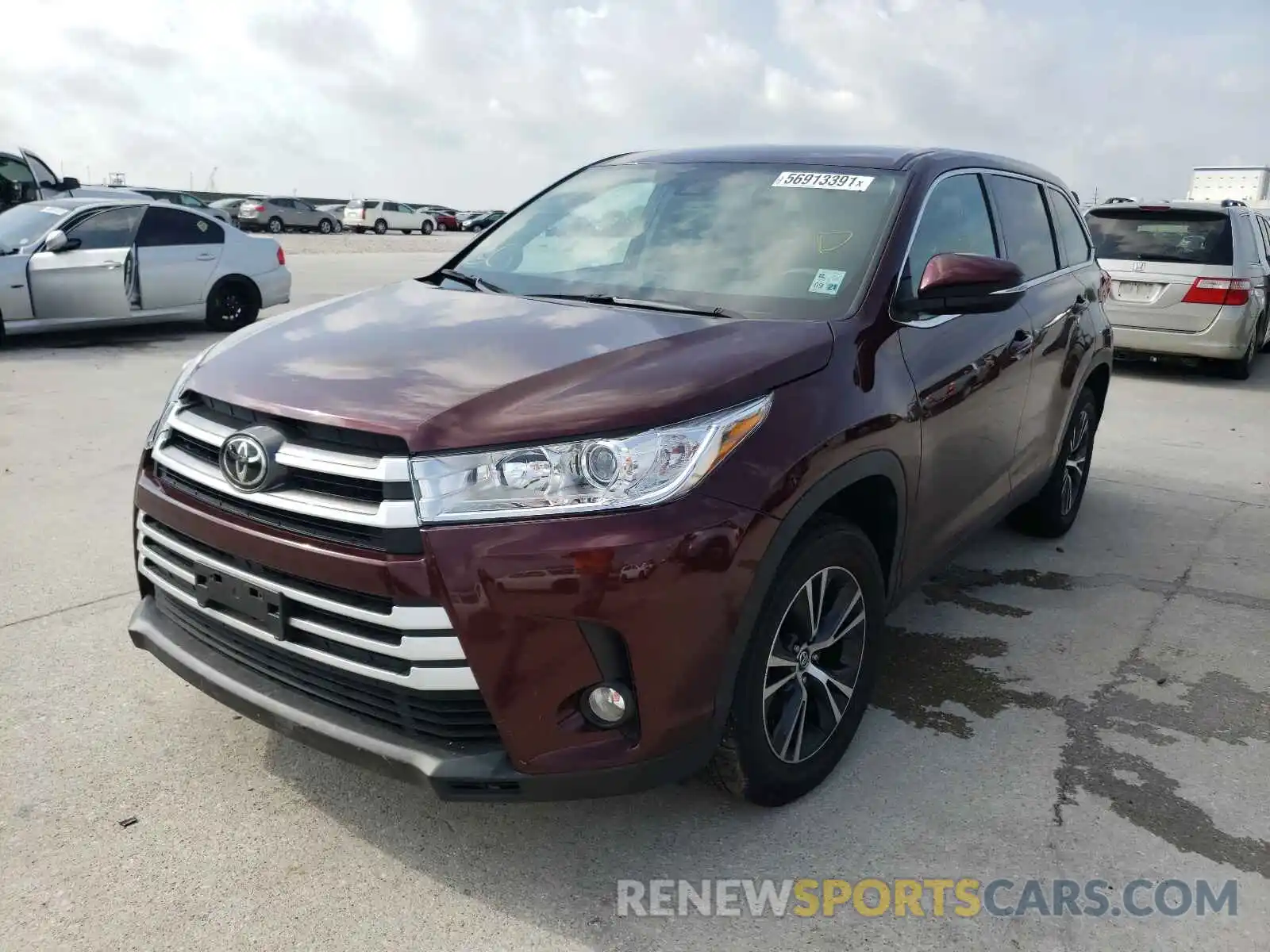 2 Photograph of a damaged car 5TDZZRFH3KS340807 TOYOTA HIGHLANDER 2019