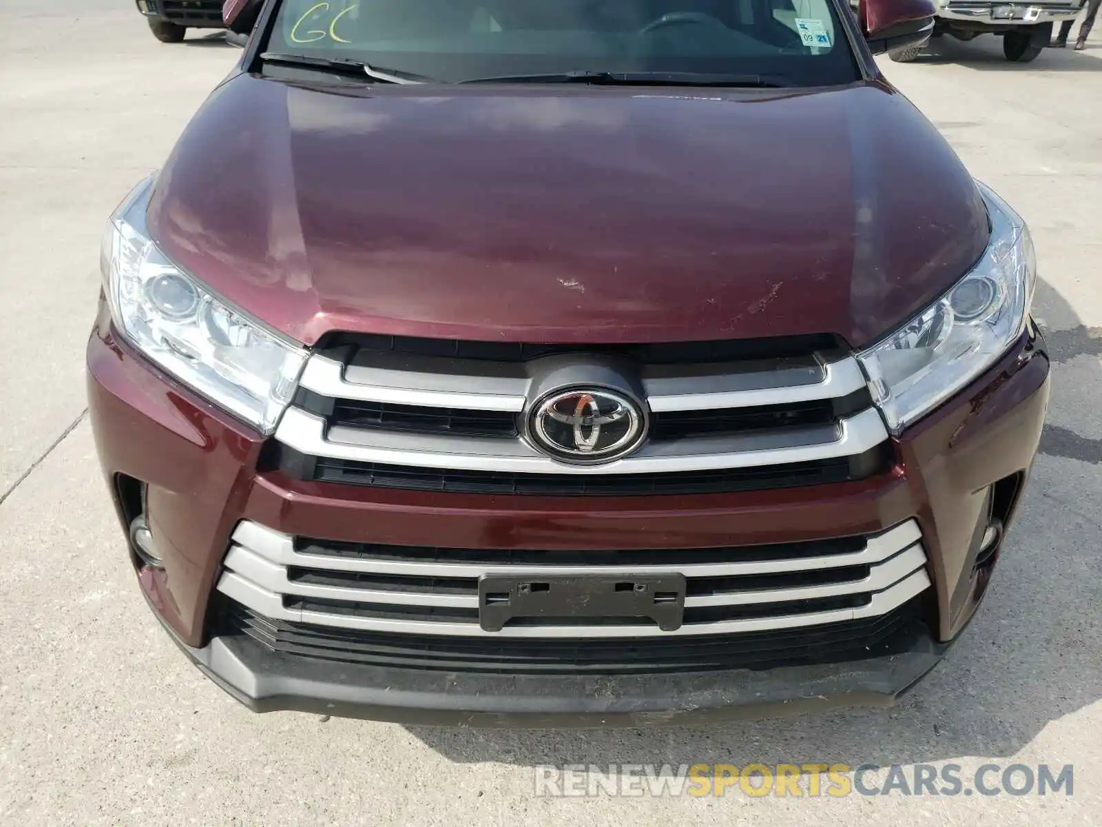 9 Photograph of a damaged car 5TDZZRFH3KS340807 TOYOTA HIGHLANDER 2019