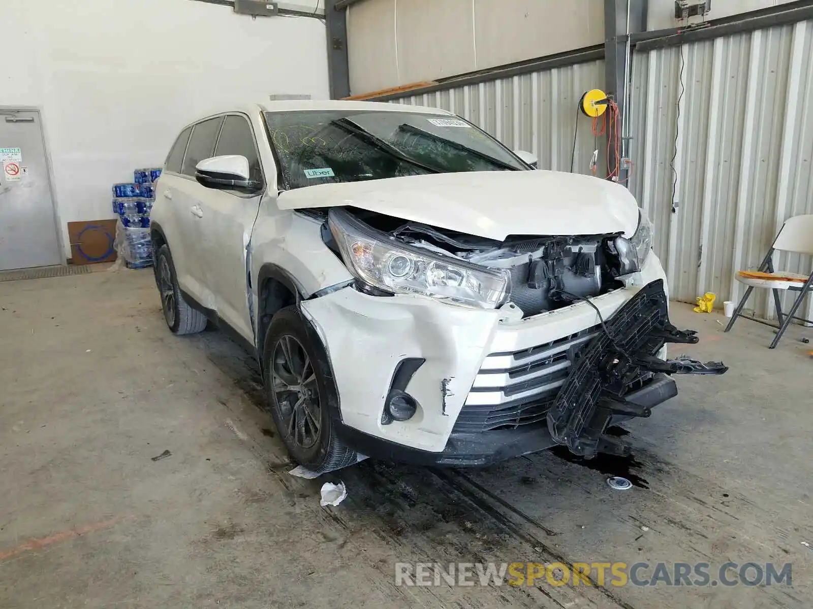 1 Photograph of a damaged car 5TDZZRFH3KS341522 TOYOTA HIGHLANDER 2019