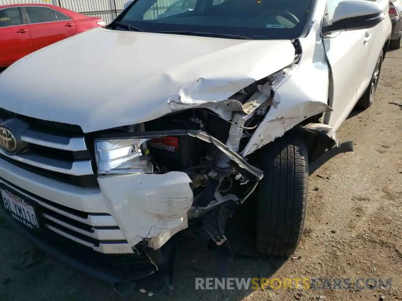 9 Photograph of a damaged car 5TDZZRFH3KS344968 TOYOTA HIGHLANDER 2019