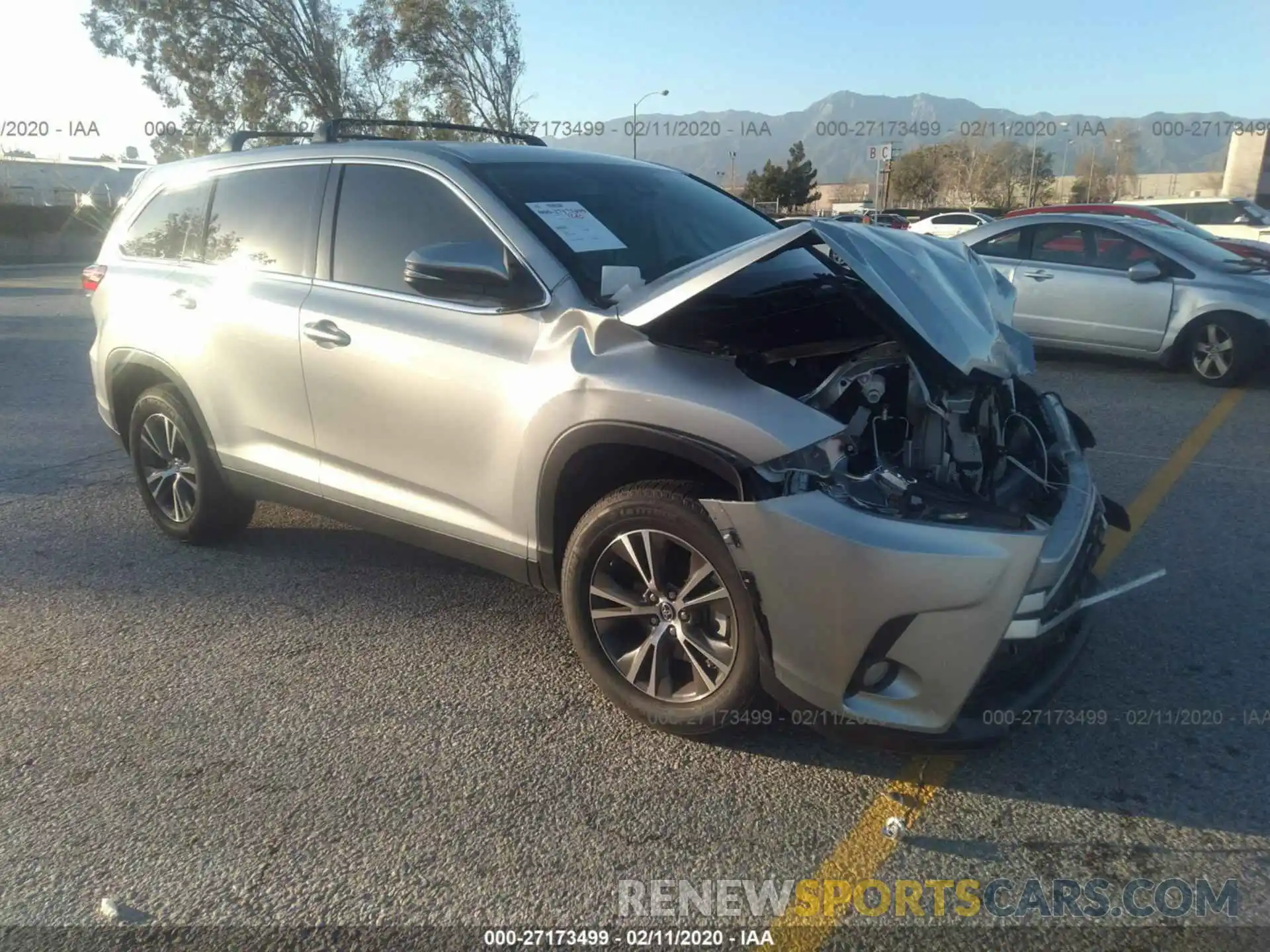 1 Photograph of a damaged car 5TDZZRFH3KS346705 TOYOTA HIGHLANDER 2019