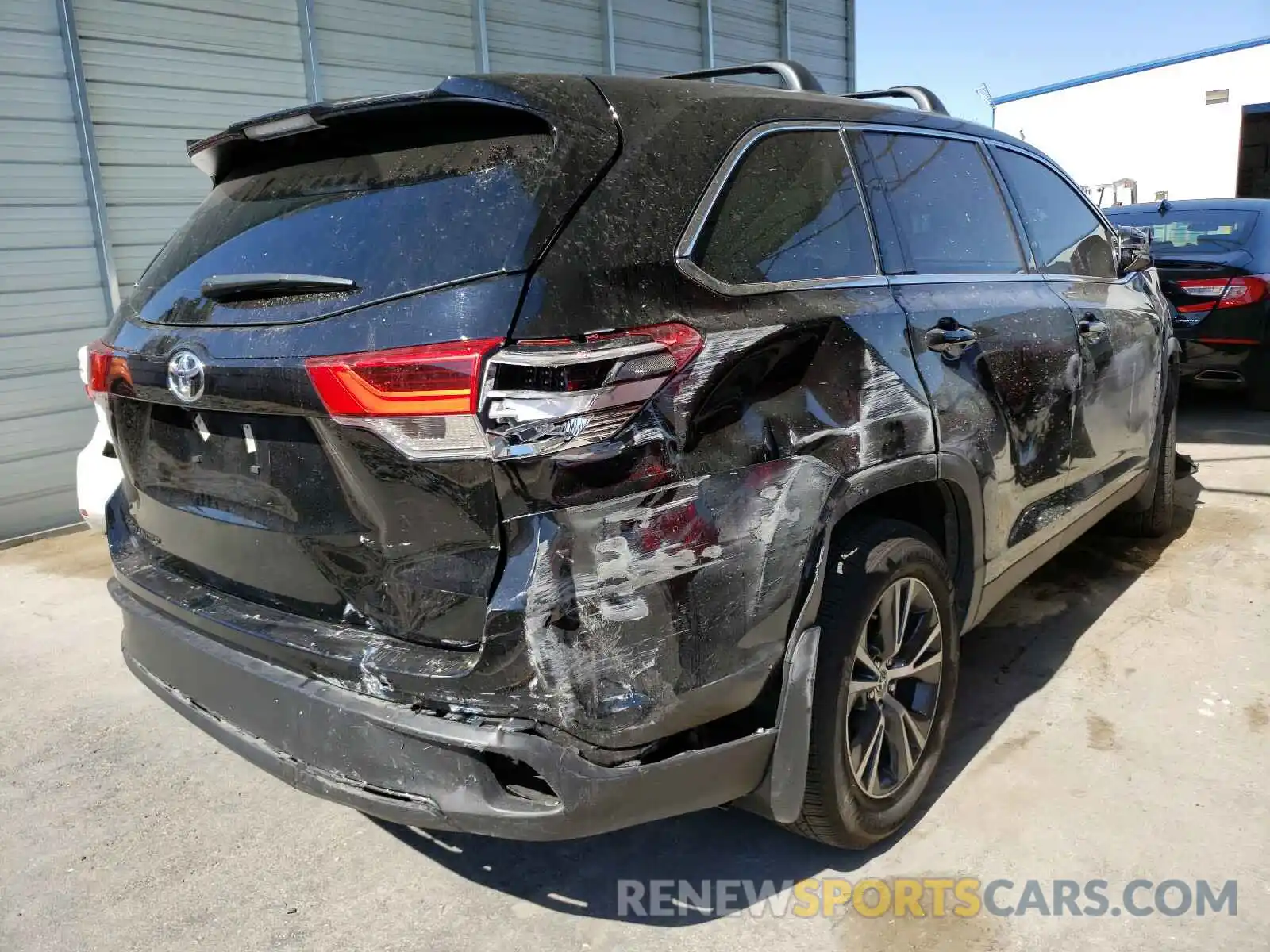 4 Фотография поврежденного автомобиля 5TDZZRFH3KS350379 TOYOTA HIGHLANDER 2019