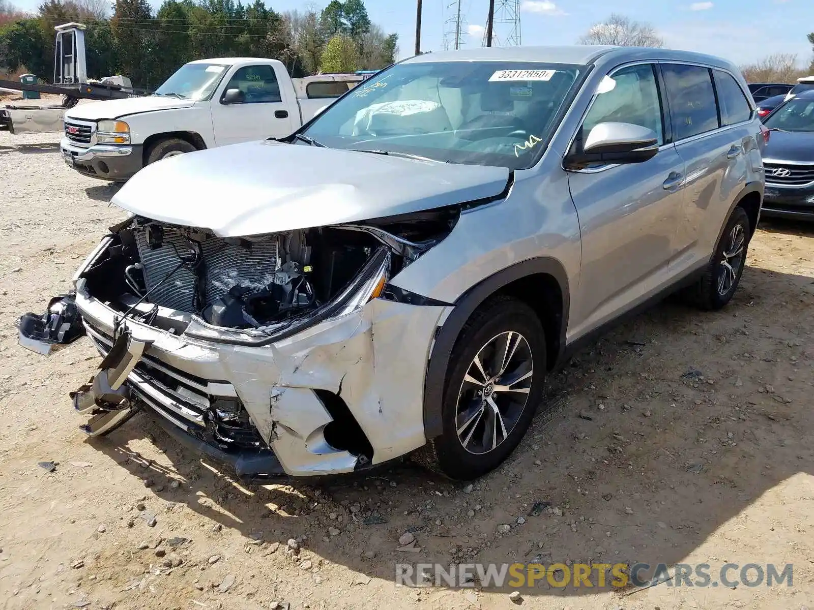 2 Photograph of a damaged car 5TDZZRFH3KS351578 TOYOTA HIGHLANDER 2019