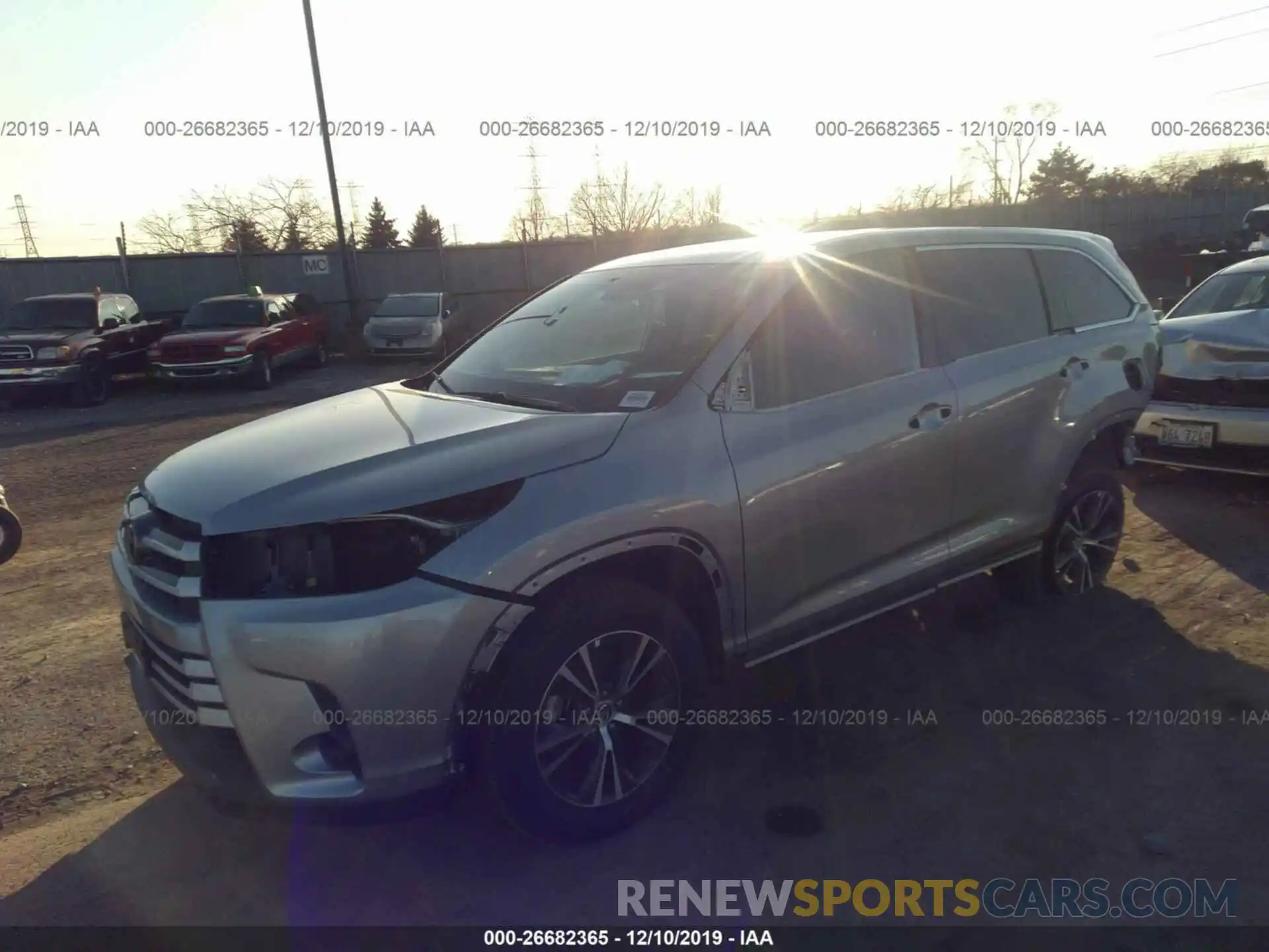 2 Фотография поврежденного автомобиля 5TDZZRFH3KS352780 TOYOTA HIGHLANDER 2019