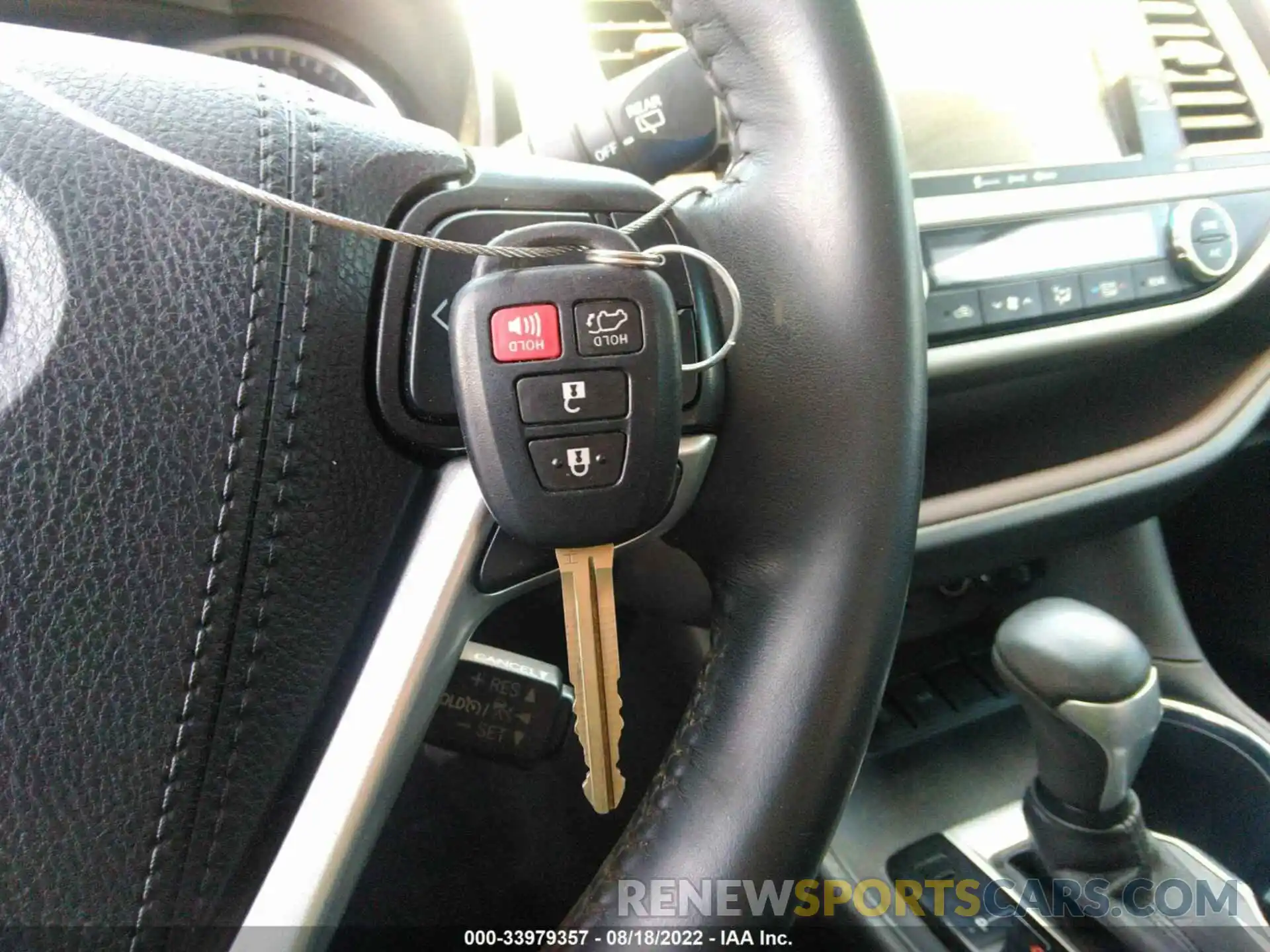 11 Photograph of a damaged car 5TDZZRFH3KS363701 TOYOTA HIGHLANDER 2019