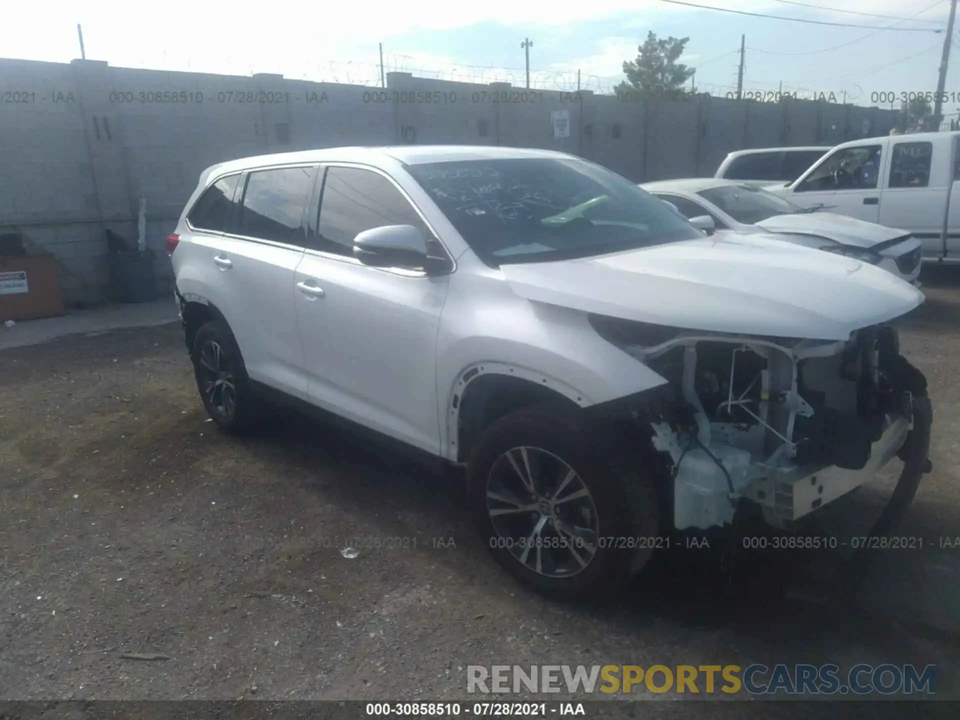 1 Photograph of a damaged car 5TDZZRFH3KS367361 TOYOTA HIGHLANDER 2019