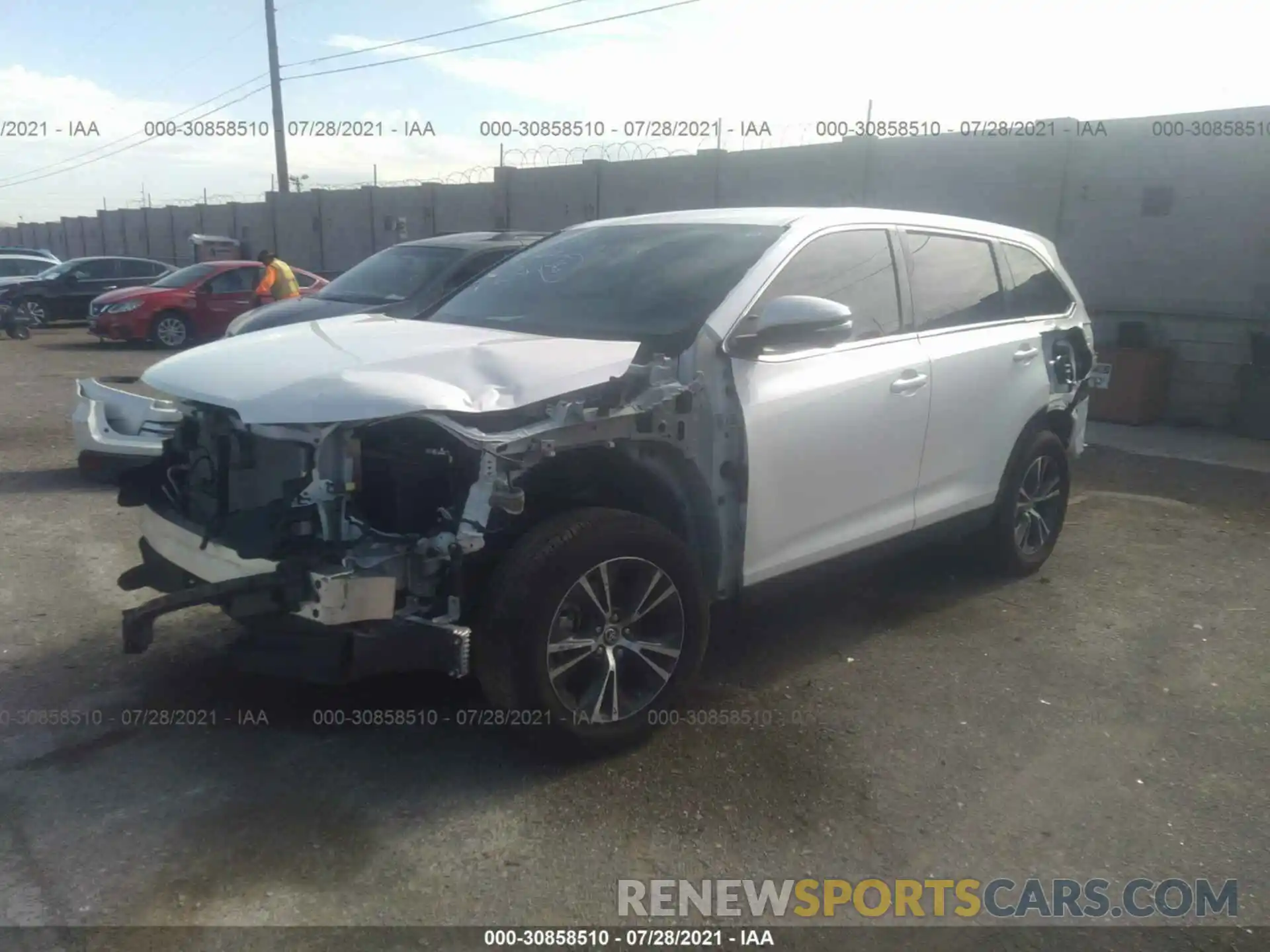 2 Photograph of a damaged car 5TDZZRFH3KS367361 TOYOTA HIGHLANDER 2019