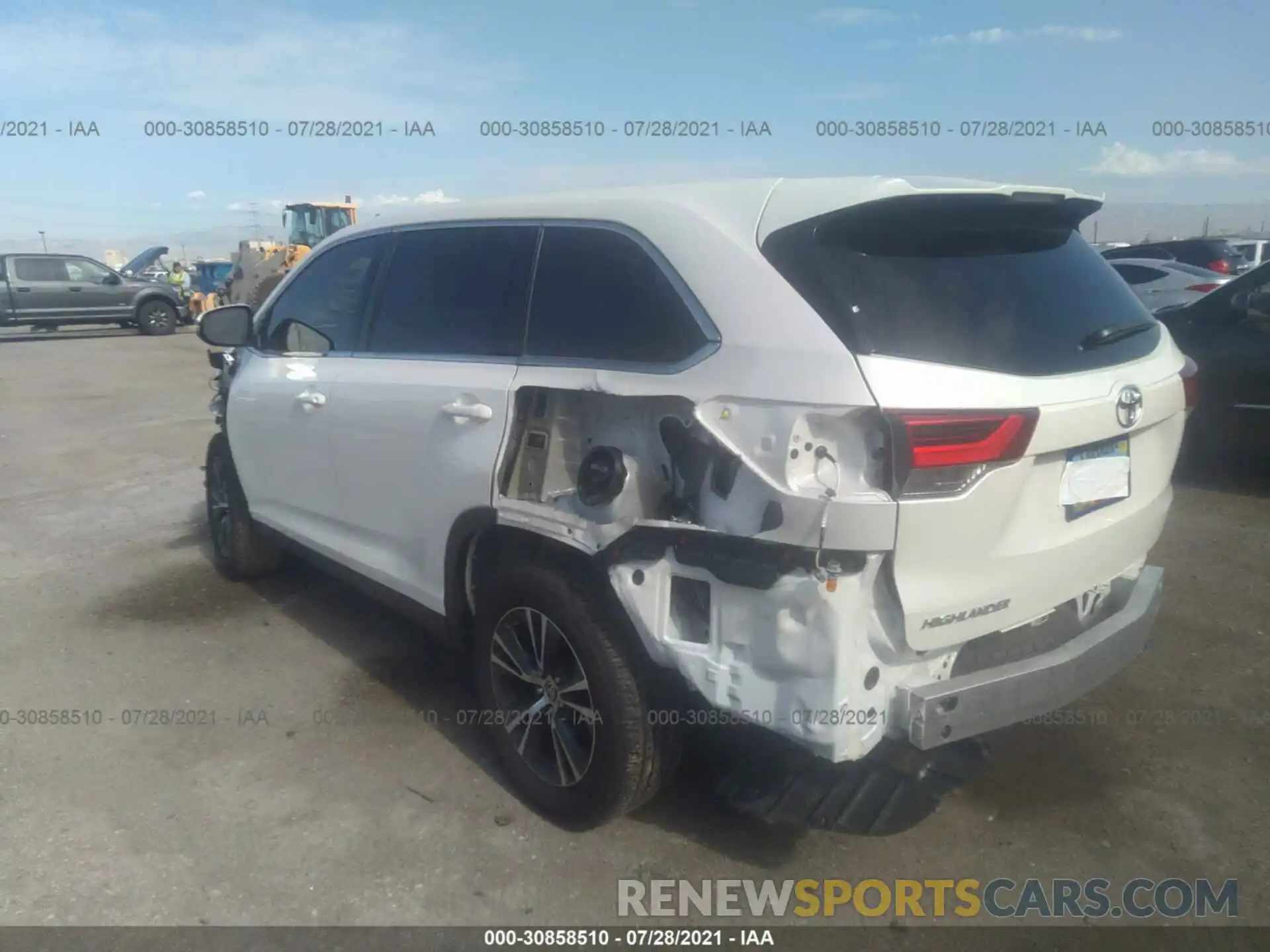 3 Photograph of a damaged car 5TDZZRFH3KS367361 TOYOTA HIGHLANDER 2019