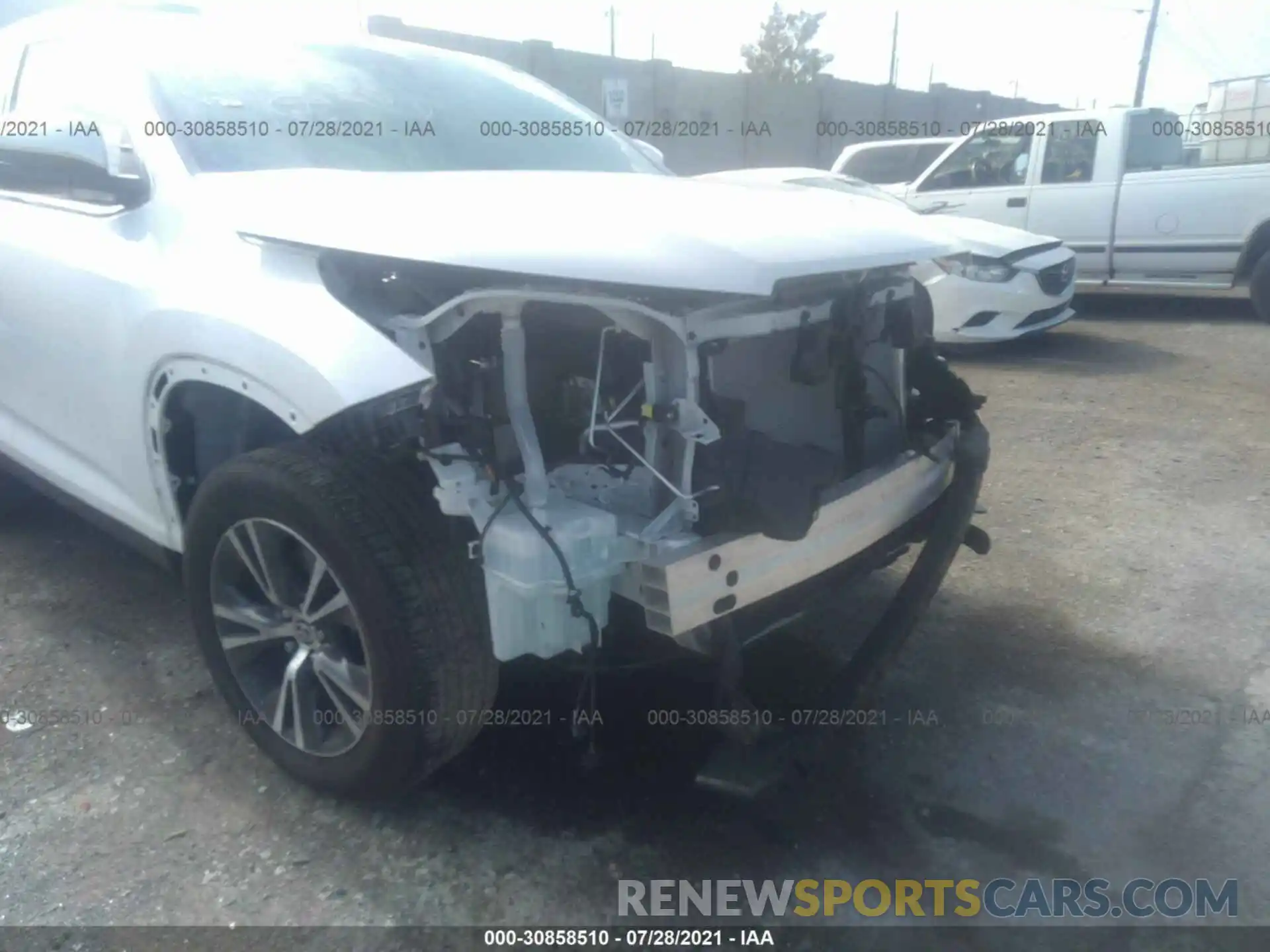 6 Photograph of a damaged car 5TDZZRFH3KS367361 TOYOTA HIGHLANDER 2019