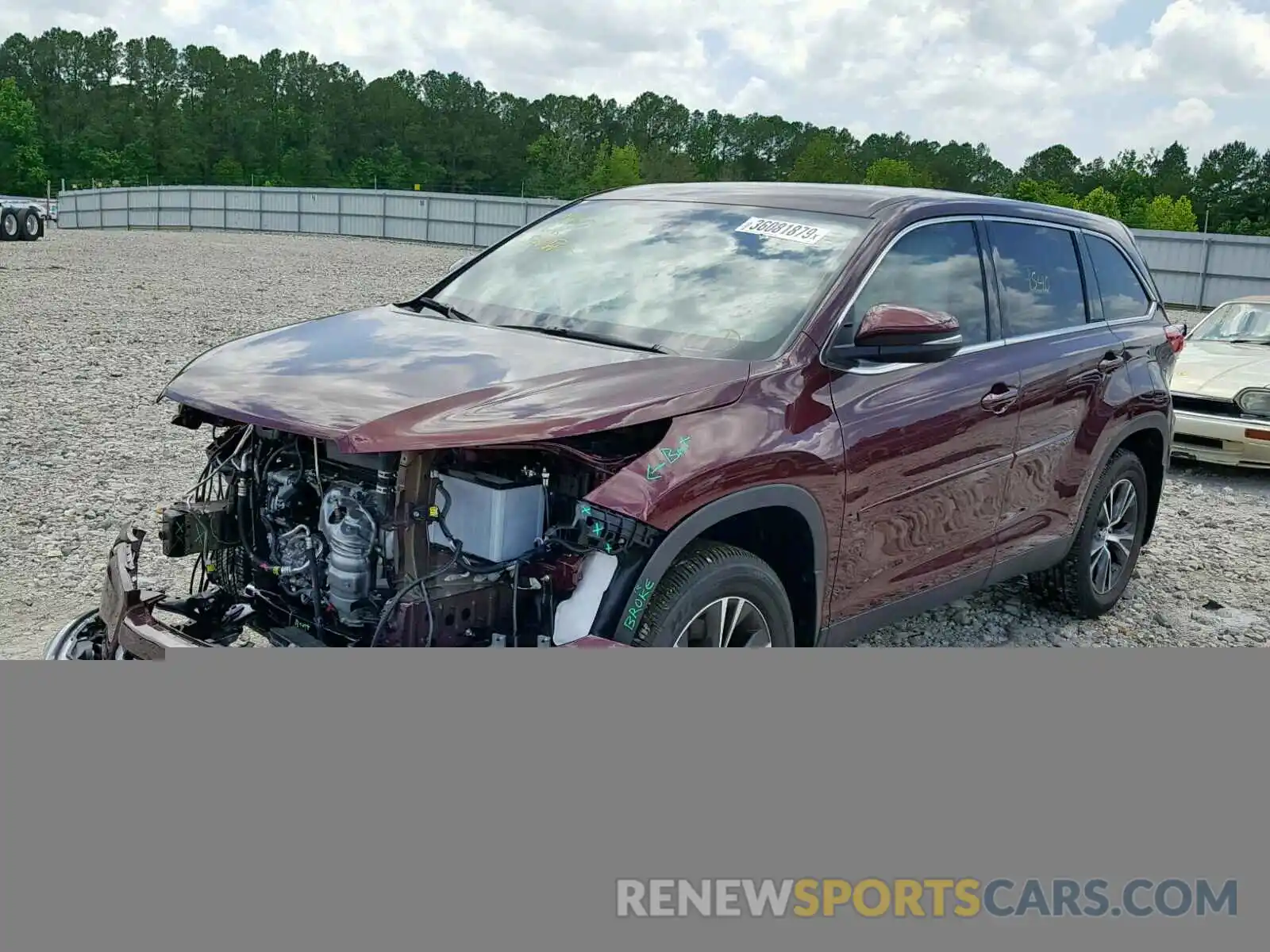 2 Photograph of a damaged car 5TDZZRFH4KS290550 TOYOTA HIGHLANDER 2019