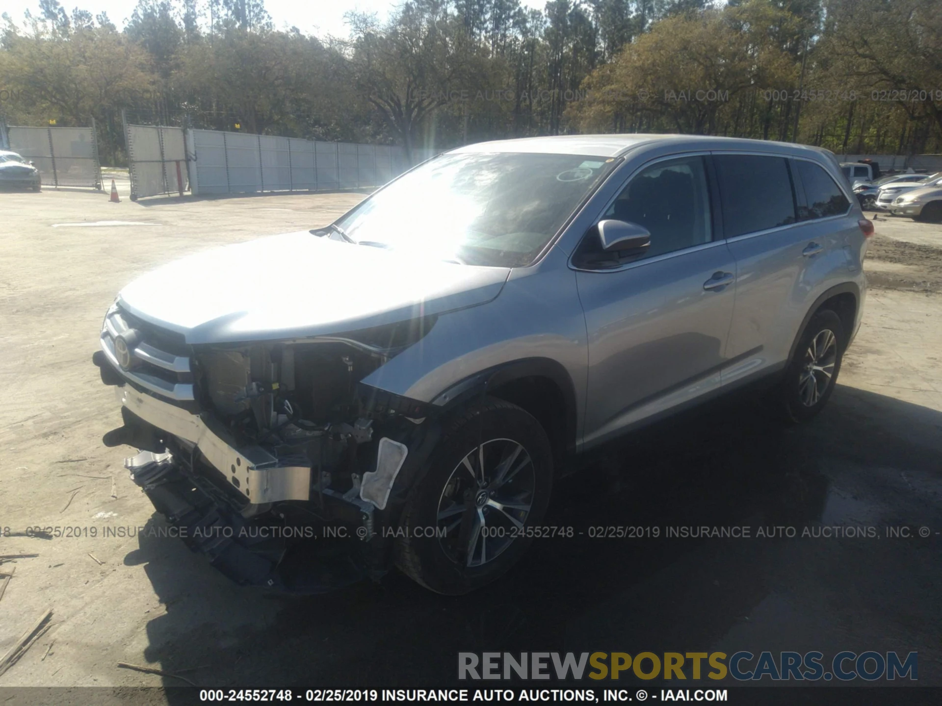 2 Photograph of a damaged car 5TDZZRFH4KS292783 TOYOTA HIGHLANDER 2019