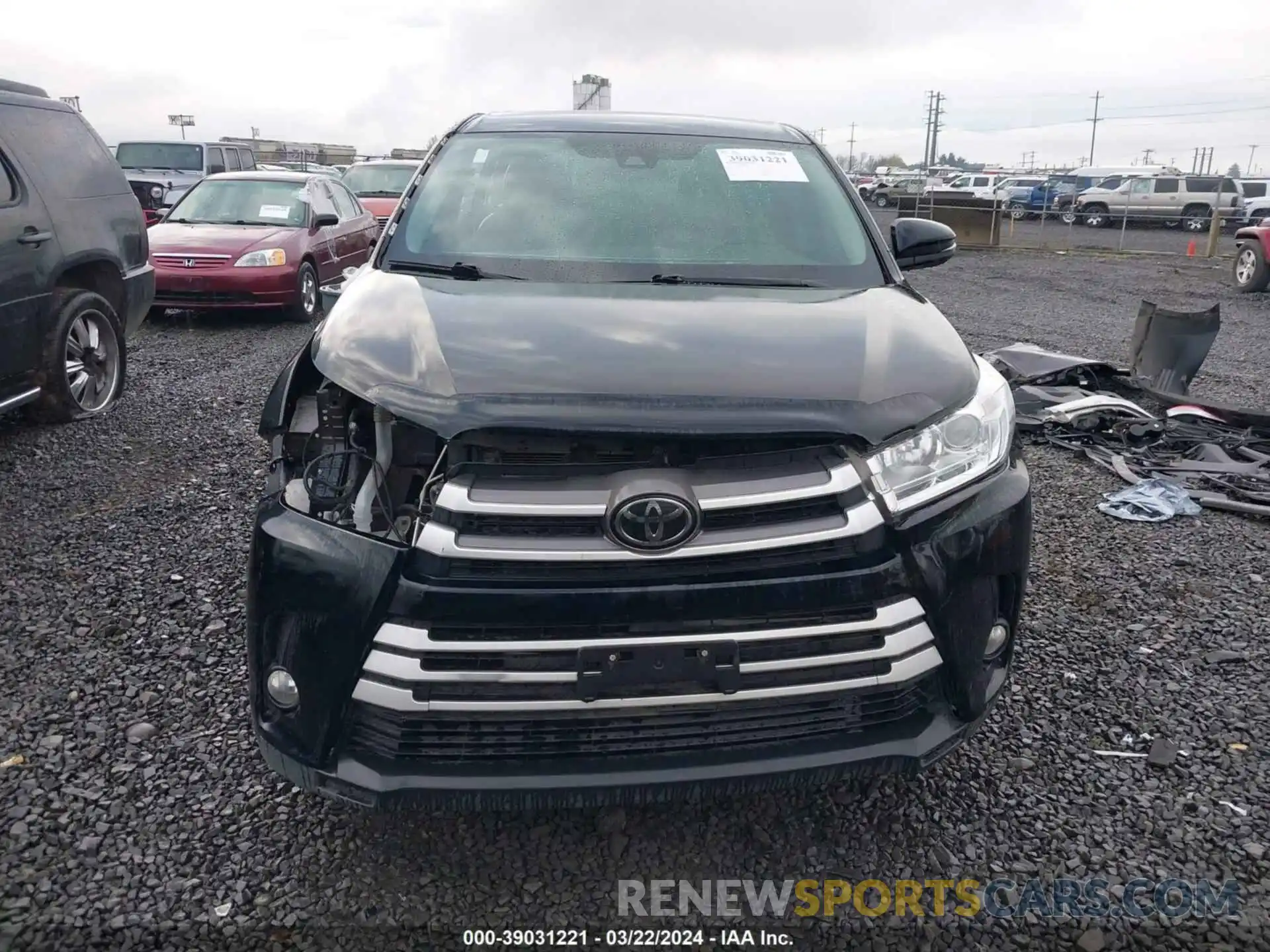 13 Photograph of a damaged car 5TDZZRFH4KS293755 TOYOTA HIGHLANDER 2019