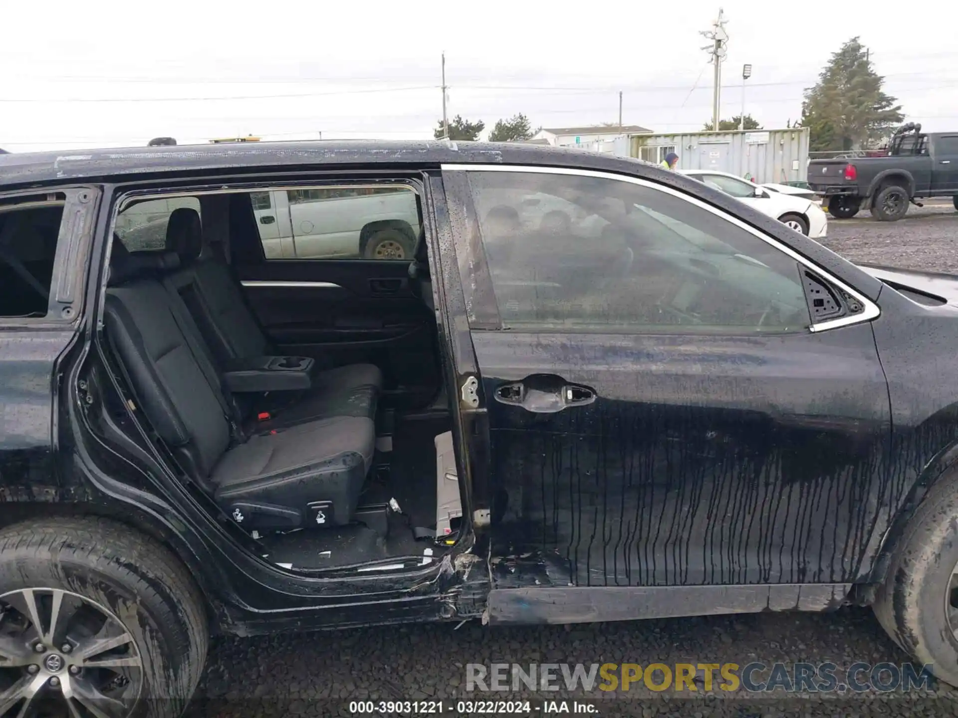 14 Photograph of a damaged car 5TDZZRFH4KS293755 TOYOTA HIGHLANDER 2019