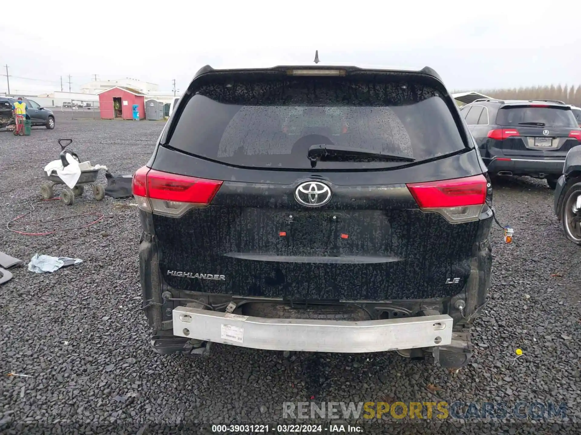 17 Photograph of a damaged car 5TDZZRFH4KS293755 TOYOTA HIGHLANDER 2019