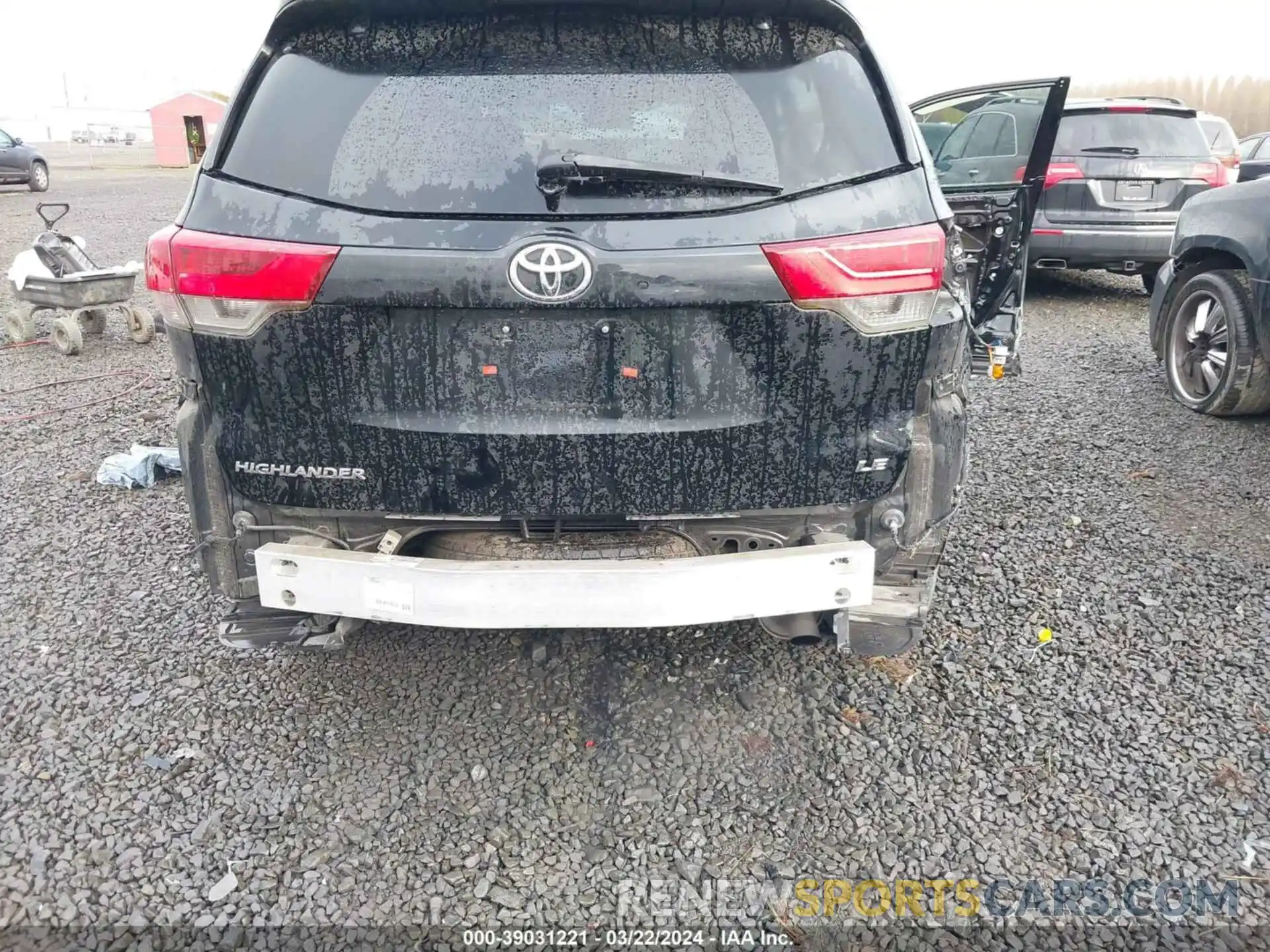 18 Photograph of a damaged car 5TDZZRFH4KS293755 TOYOTA HIGHLANDER 2019