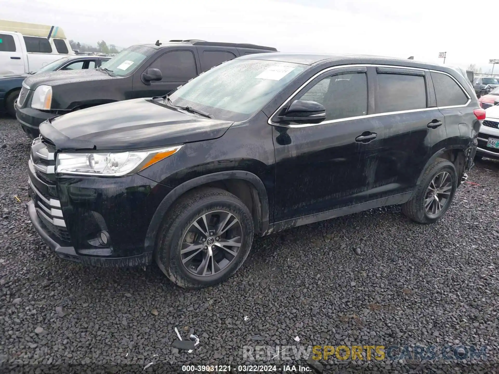 2 Photograph of a damaged car 5TDZZRFH4KS293755 TOYOTA HIGHLANDER 2019