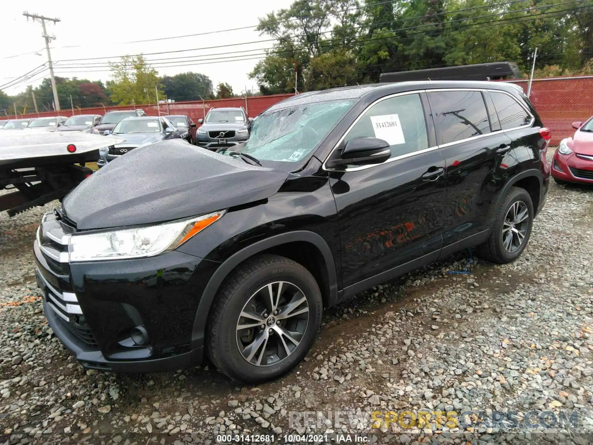 2 Photograph of a damaged car 5TDZZRFH4KS297398 TOYOTA HIGHLANDER 2019