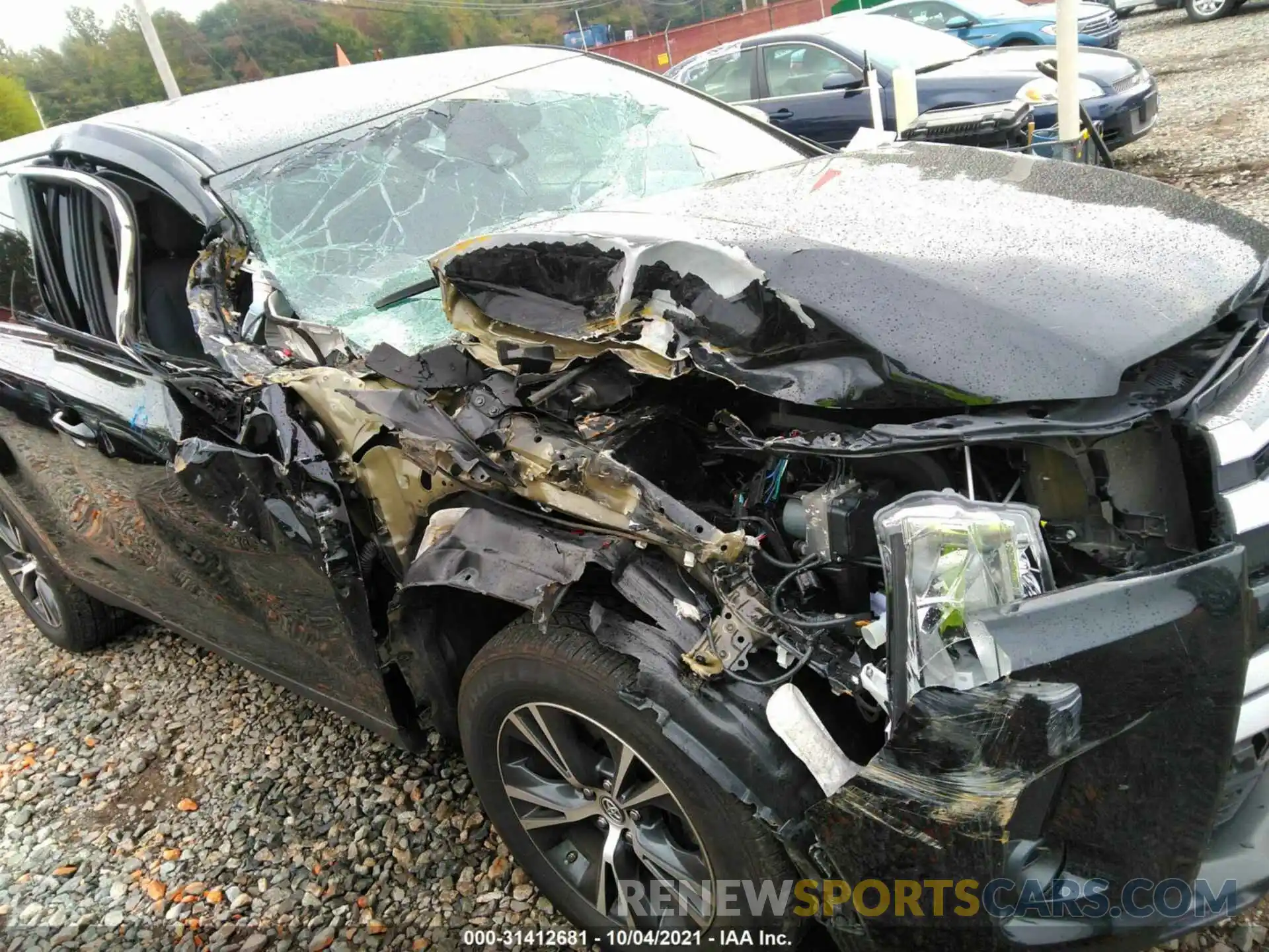 6 Photograph of a damaged car 5TDZZRFH4KS297398 TOYOTA HIGHLANDER 2019