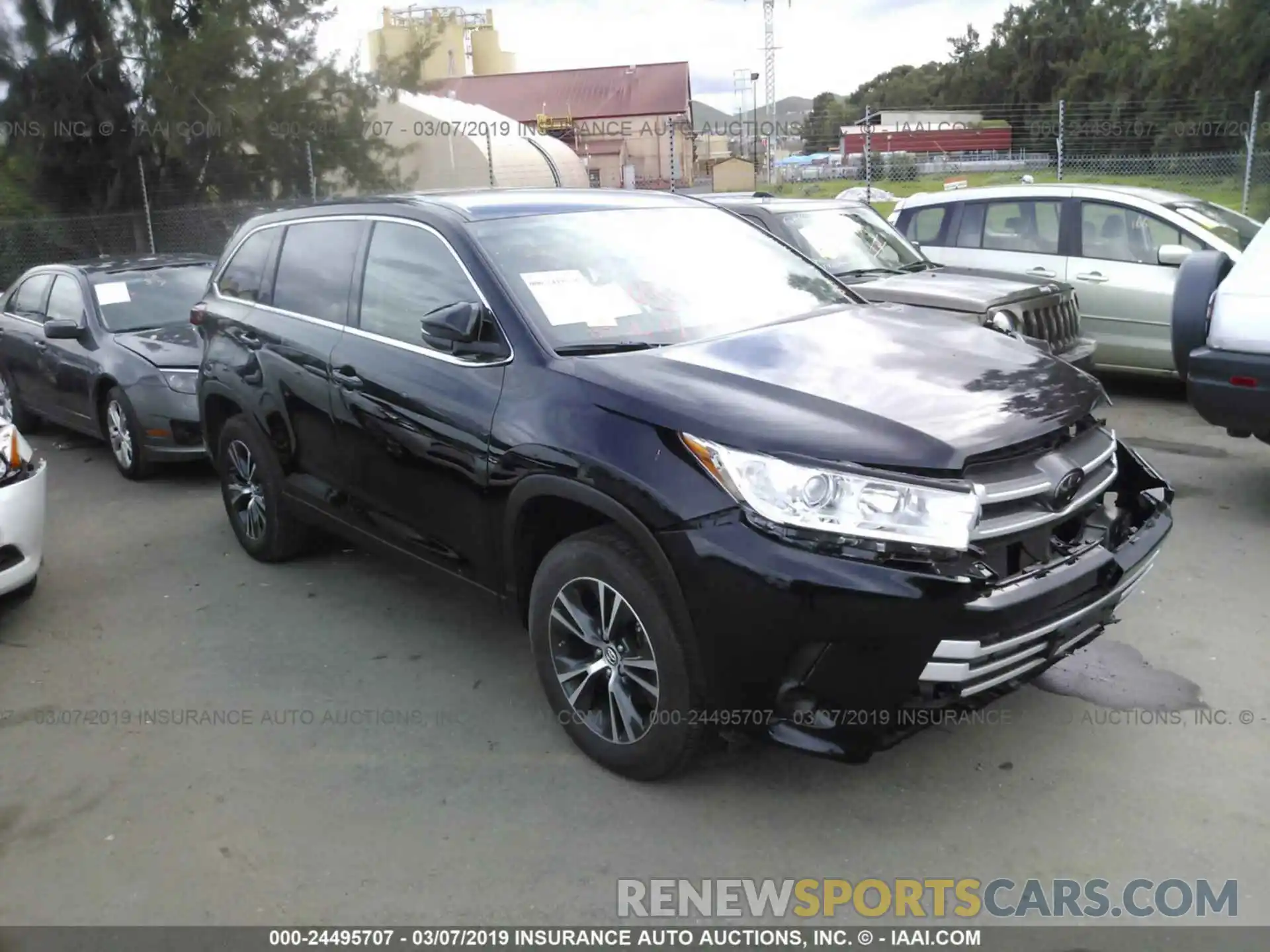 1 Photograph of a damaged car 5TDZZRFH4KS303880 TOYOTA HIGHLANDER 2019