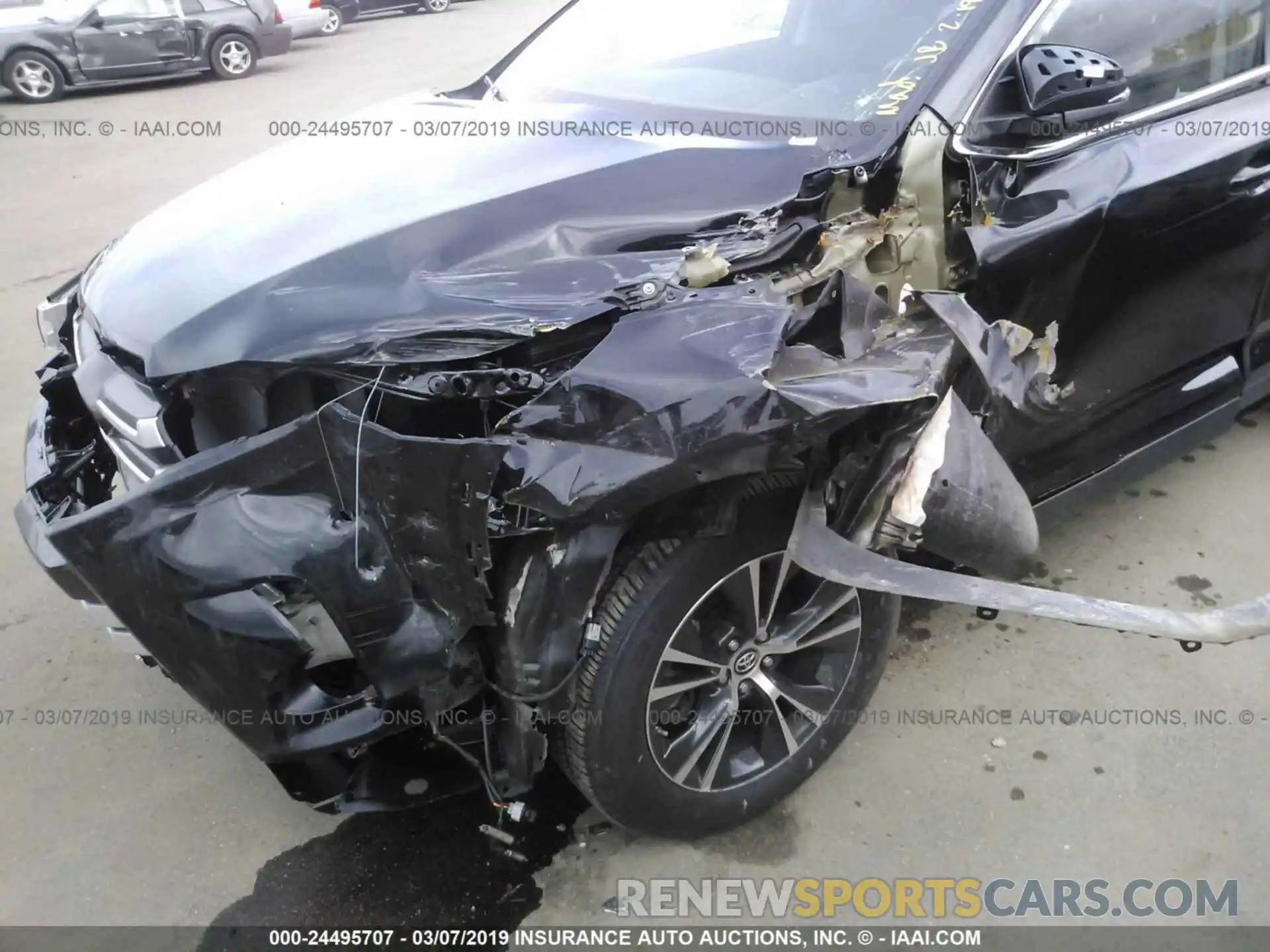 6 Photograph of a damaged car 5TDZZRFH4KS303880 TOYOTA HIGHLANDER 2019