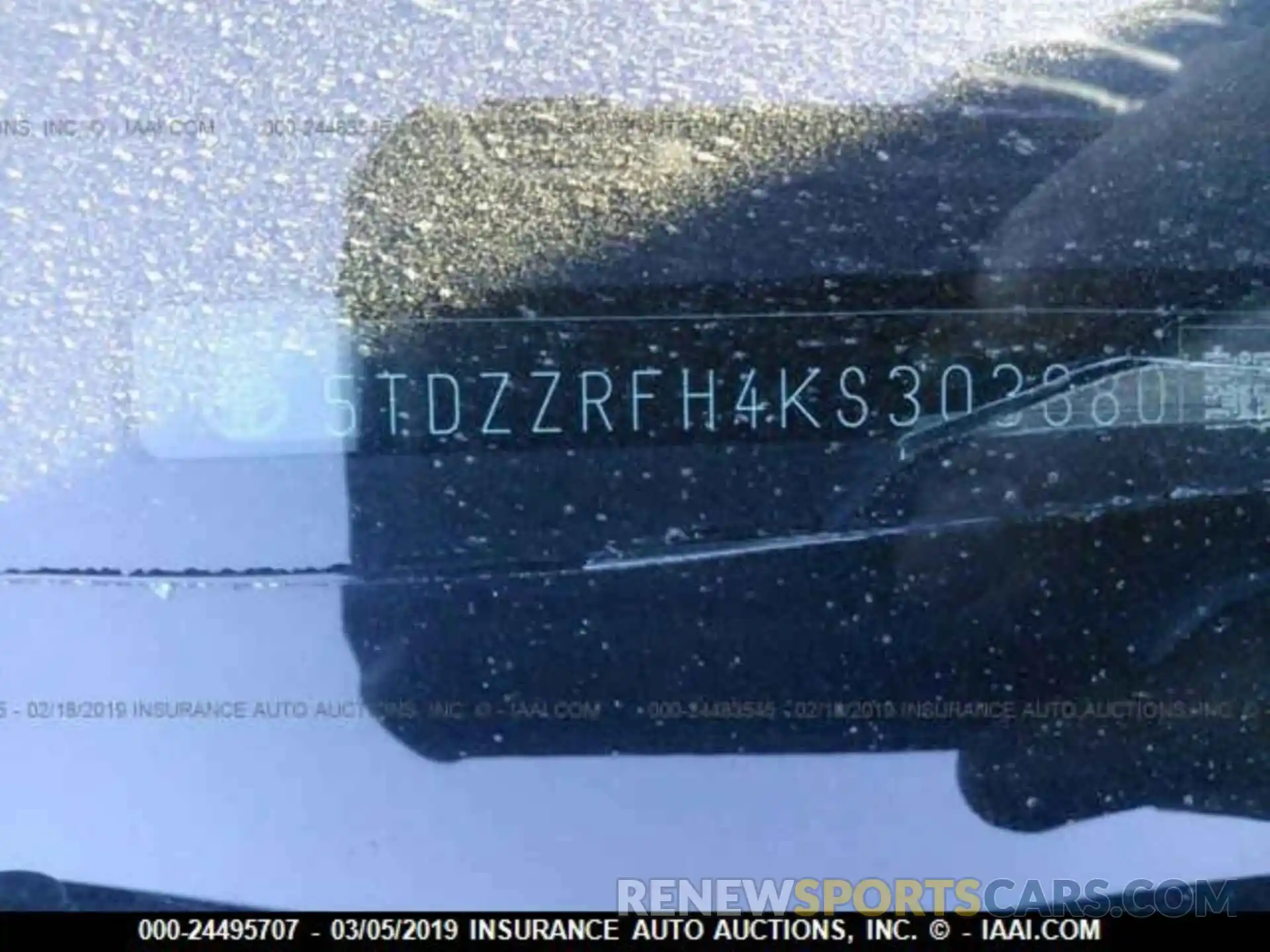 9 Photograph of a damaged car 5TDZZRFH4KS303880 TOYOTA HIGHLANDER 2019