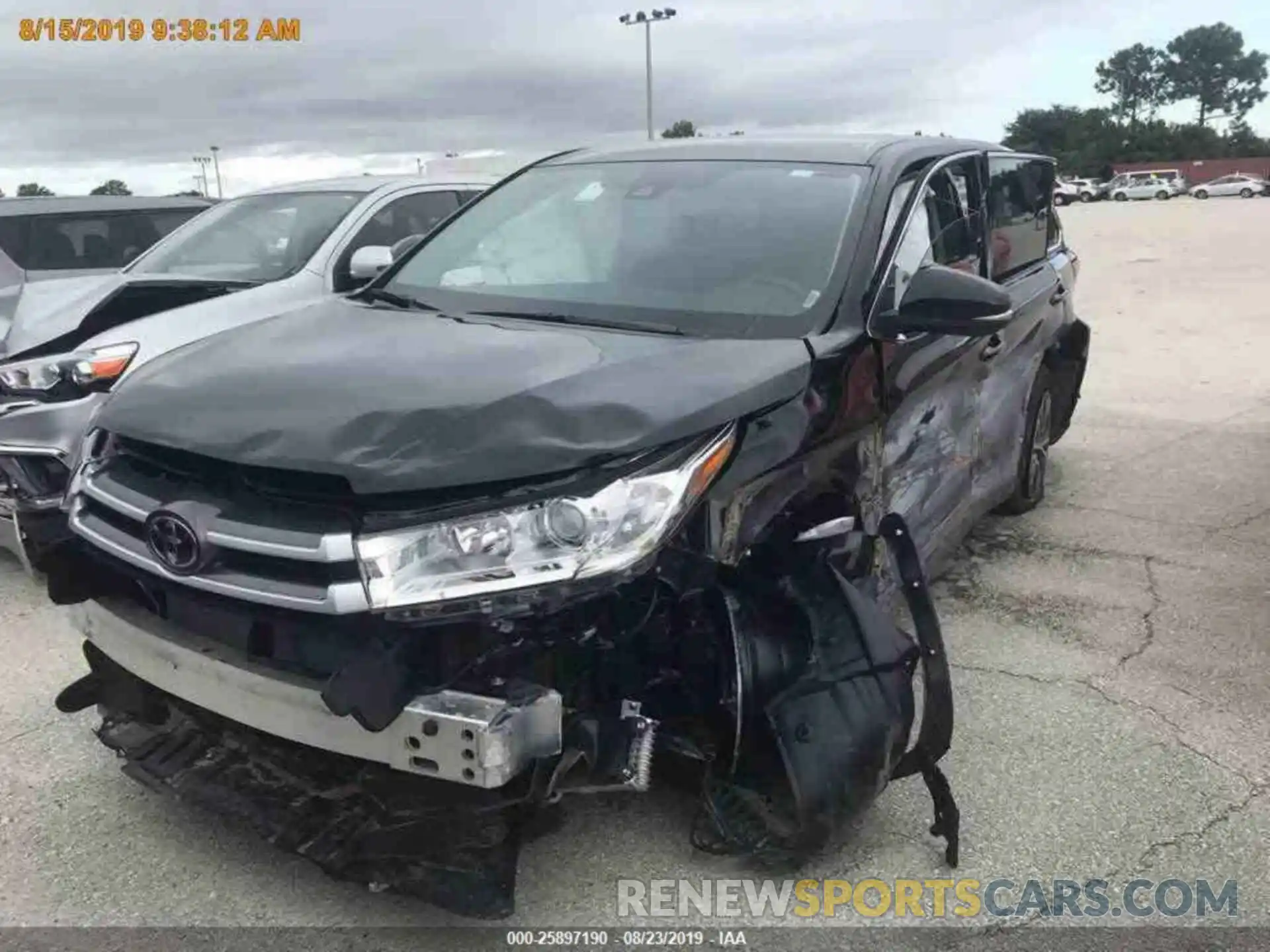 15 Photograph of a damaged car 5TDZZRFH4KS304396 TOYOTA HIGHLANDER 2019