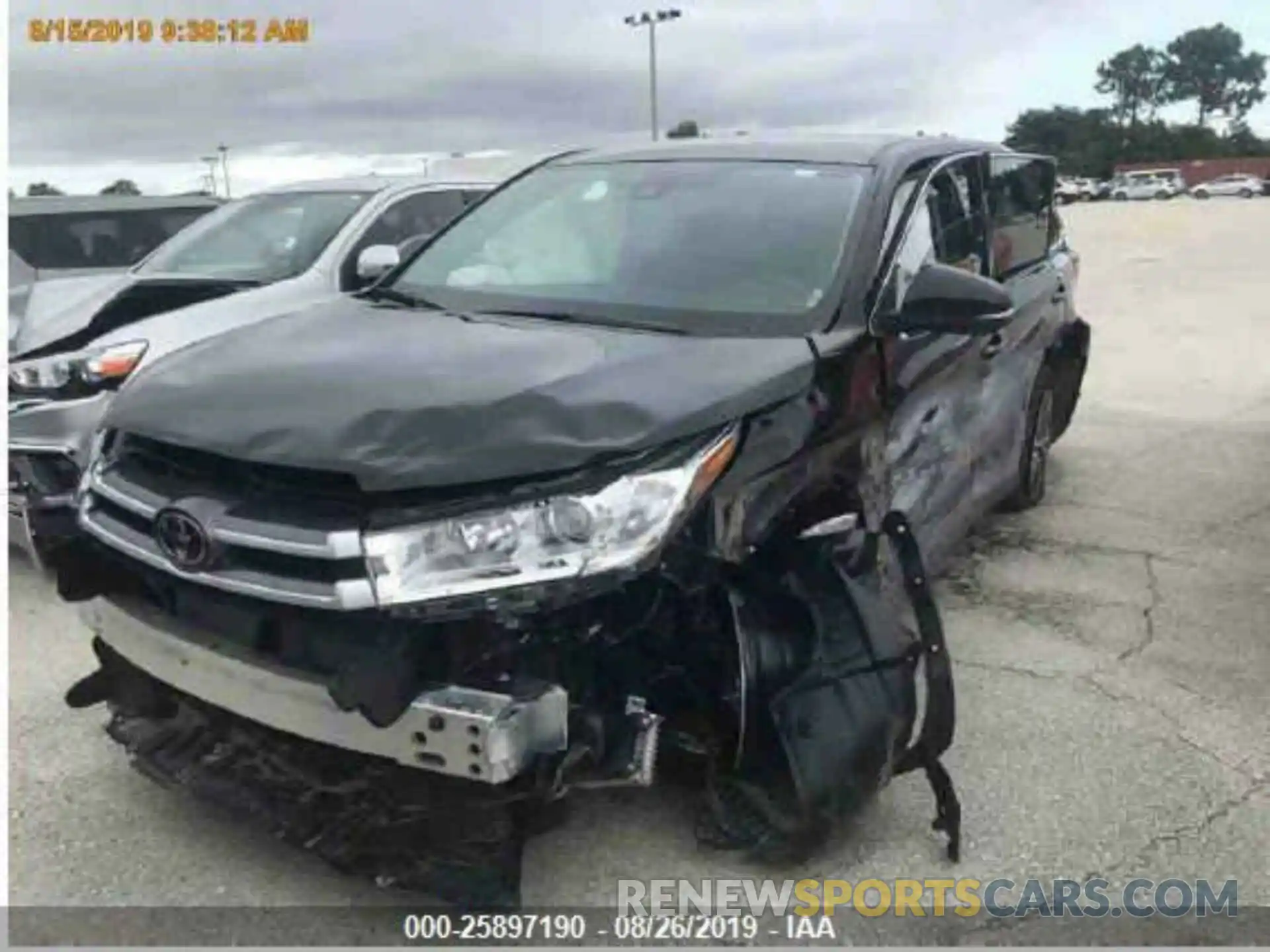 2 Photograph of a damaged car 5TDZZRFH4KS304396 TOYOTA HIGHLANDER 2019