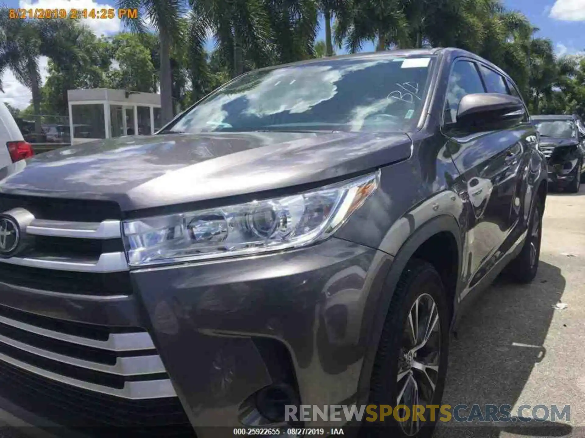 15 Photograph of a damaged car 5TDZZRFH4KS304690 TOYOTA HIGHLANDER 2019