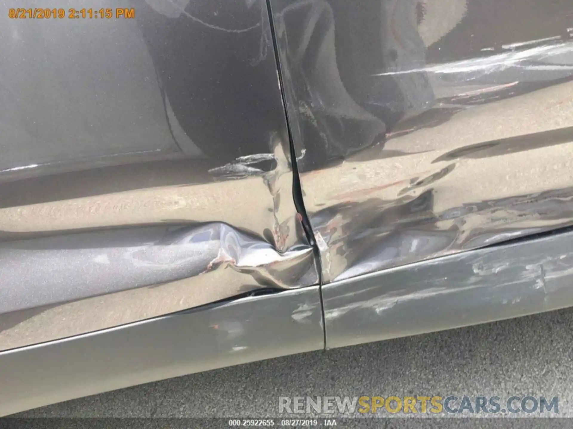 16 Photograph of a damaged car 5TDZZRFH4KS304690 TOYOTA HIGHLANDER 2019