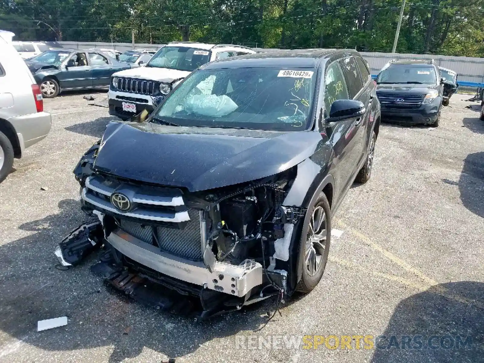 2 Photograph of a damaged car 5TDZZRFH4KS305046 TOYOTA HIGHLANDER 2019