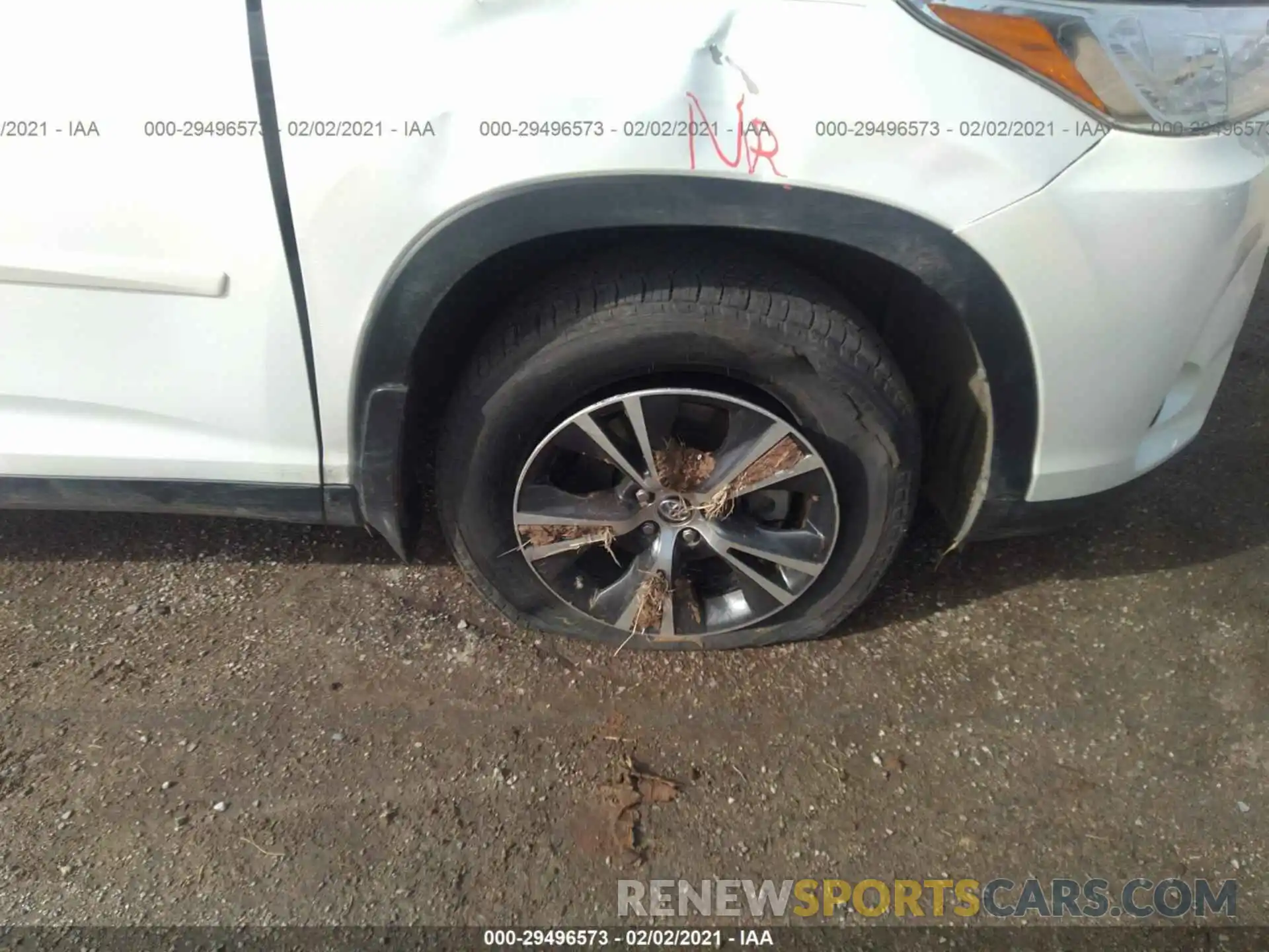 14 Photograph of a damaged car 5TDZZRFH4KS307847 TOYOTA HIGHLANDER 2019