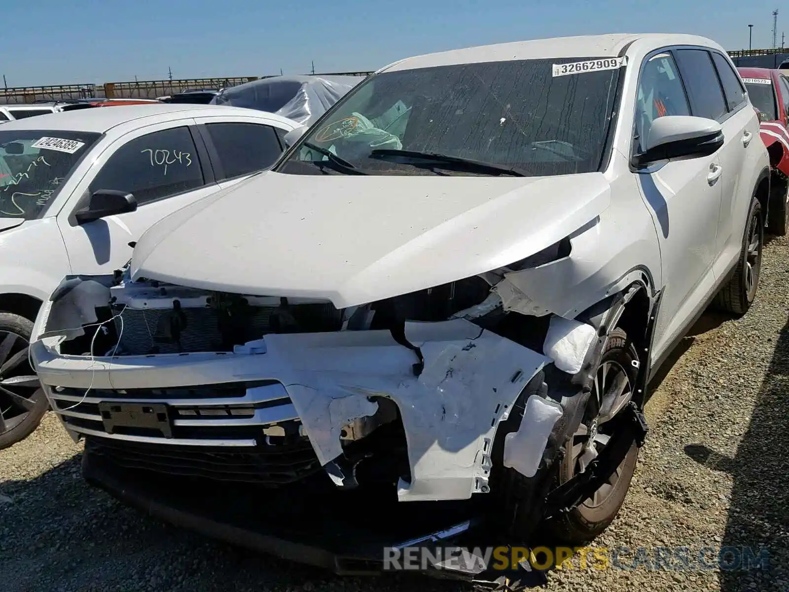 2 Photograph of a damaged car 5TDZZRFH4KS307993 TOYOTA HIGHLANDER 2019