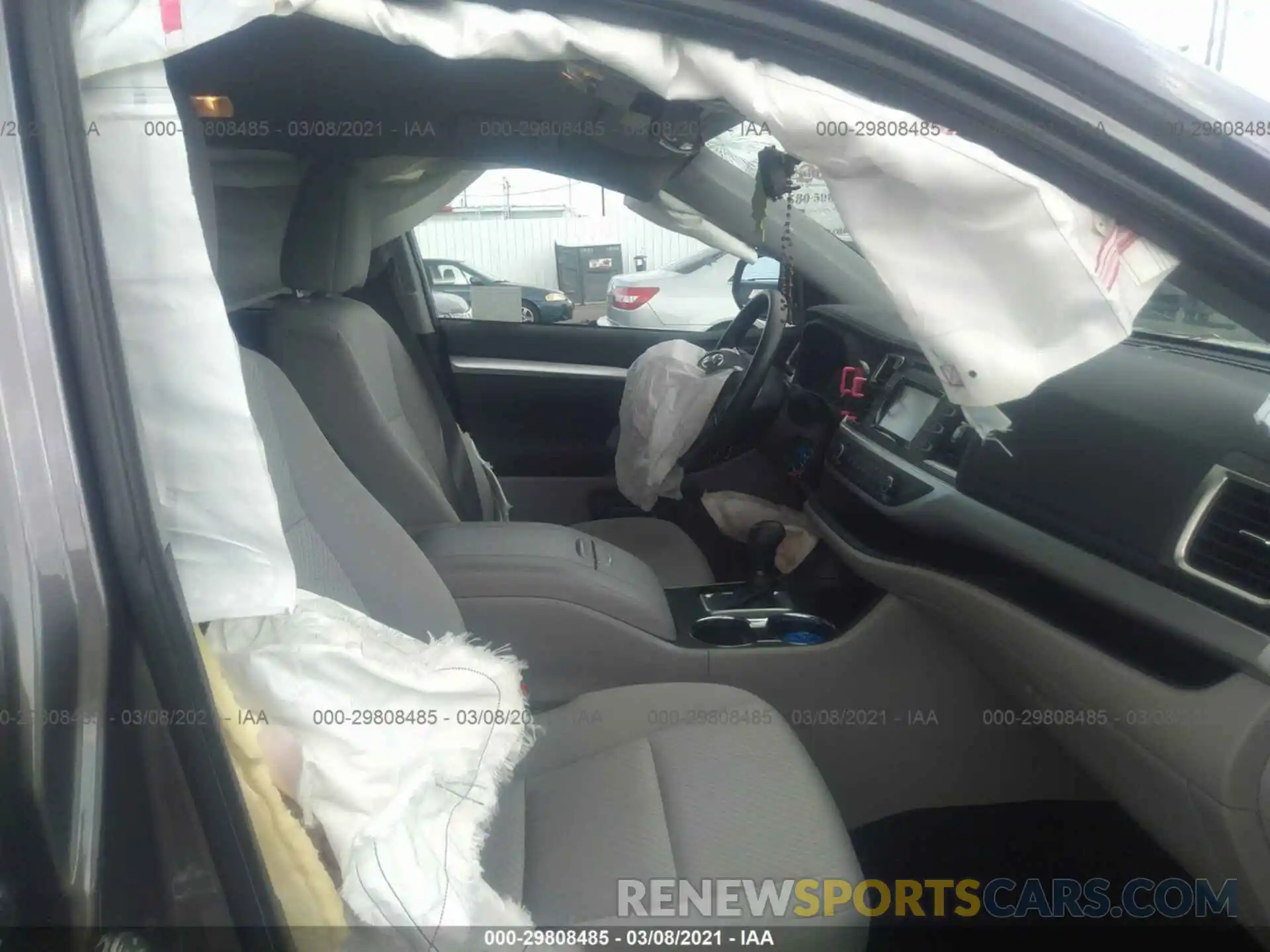 5 Photograph of a damaged car 5TDZZRFH4KS310408 TOYOTA HIGHLANDER 2019