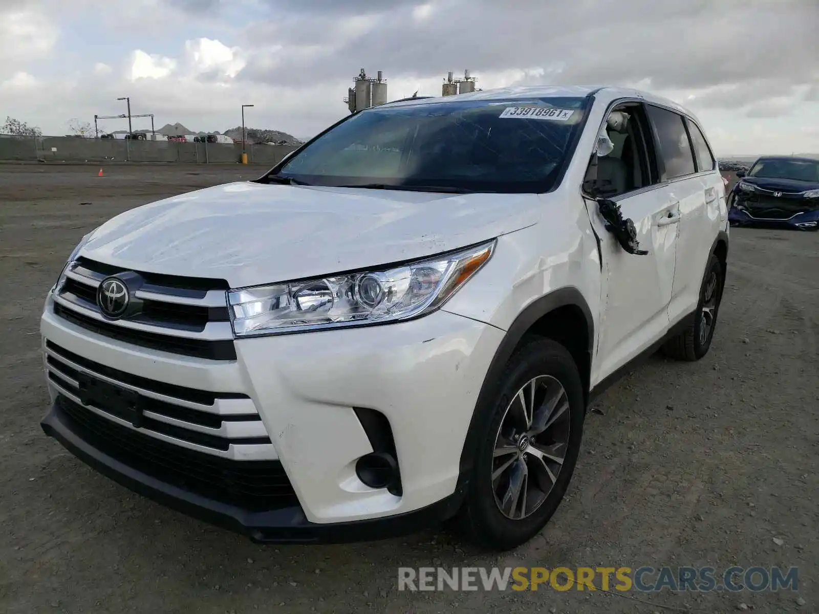 2 Photograph of a damaged car 5TDZZRFH4KS311378 TOYOTA HIGHLANDER 2019