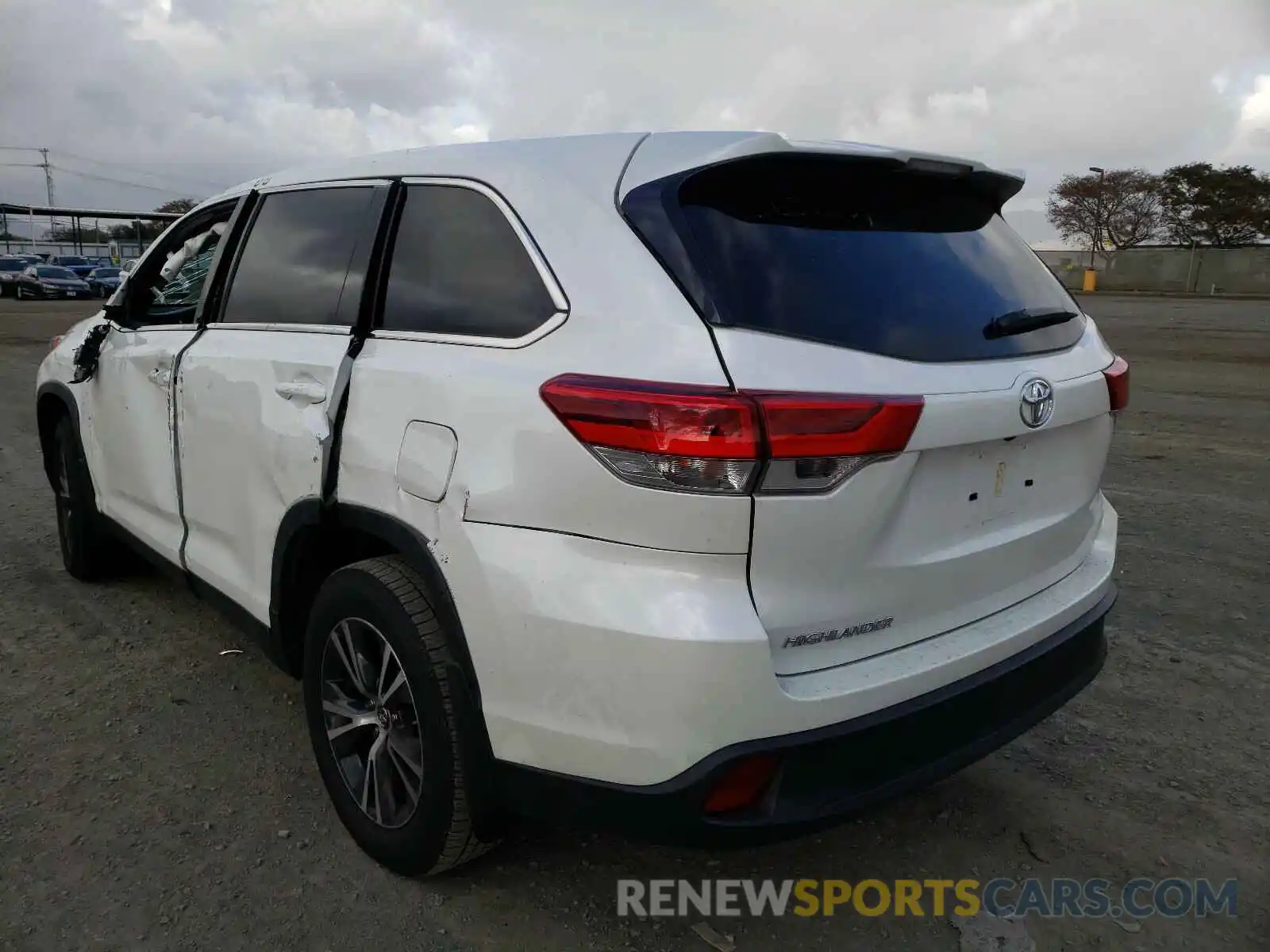 3 Фотография поврежденного автомобиля 5TDZZRFH4KS311378 TOYOTA HIGHLANDER 2019