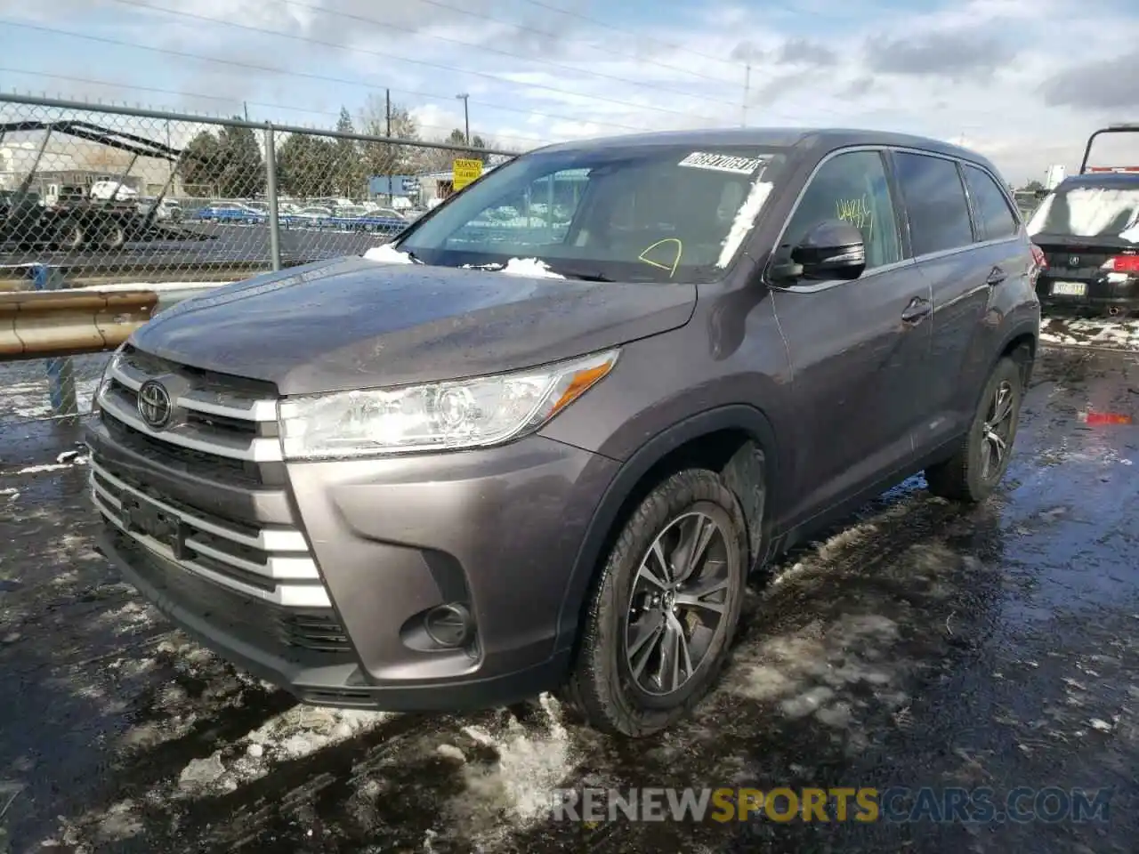 2 Photograph of a damaged car 5TDZZRFH4KS312594 TOYOTA HIGHLANDER 2019