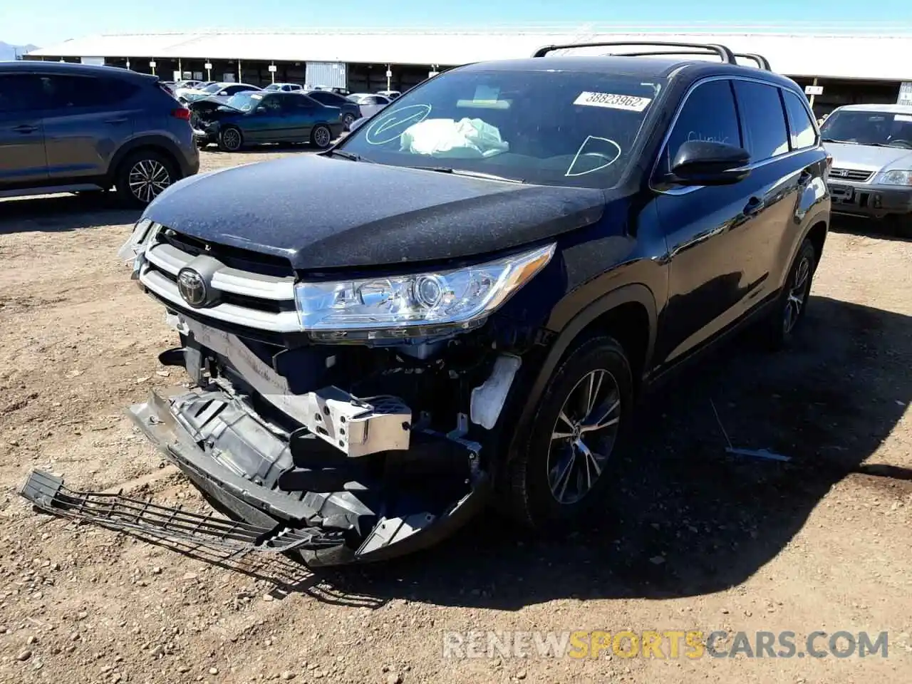 2 Photograph of a damaged car 5TDZZRFH4KS318296 TOYOTA HIGHLANDER 2019